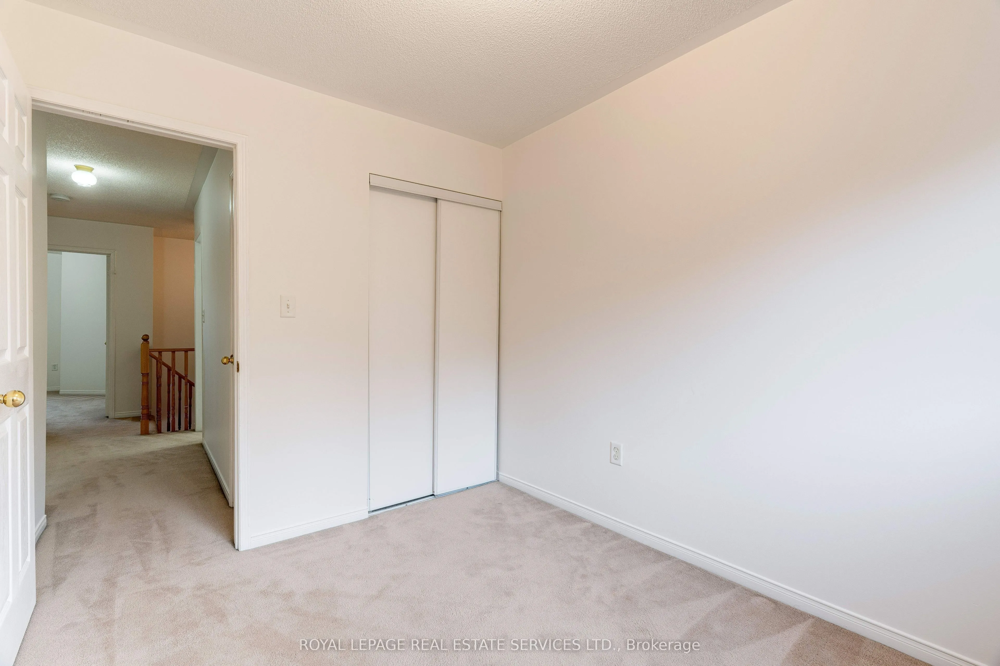 363 Ravineview Way