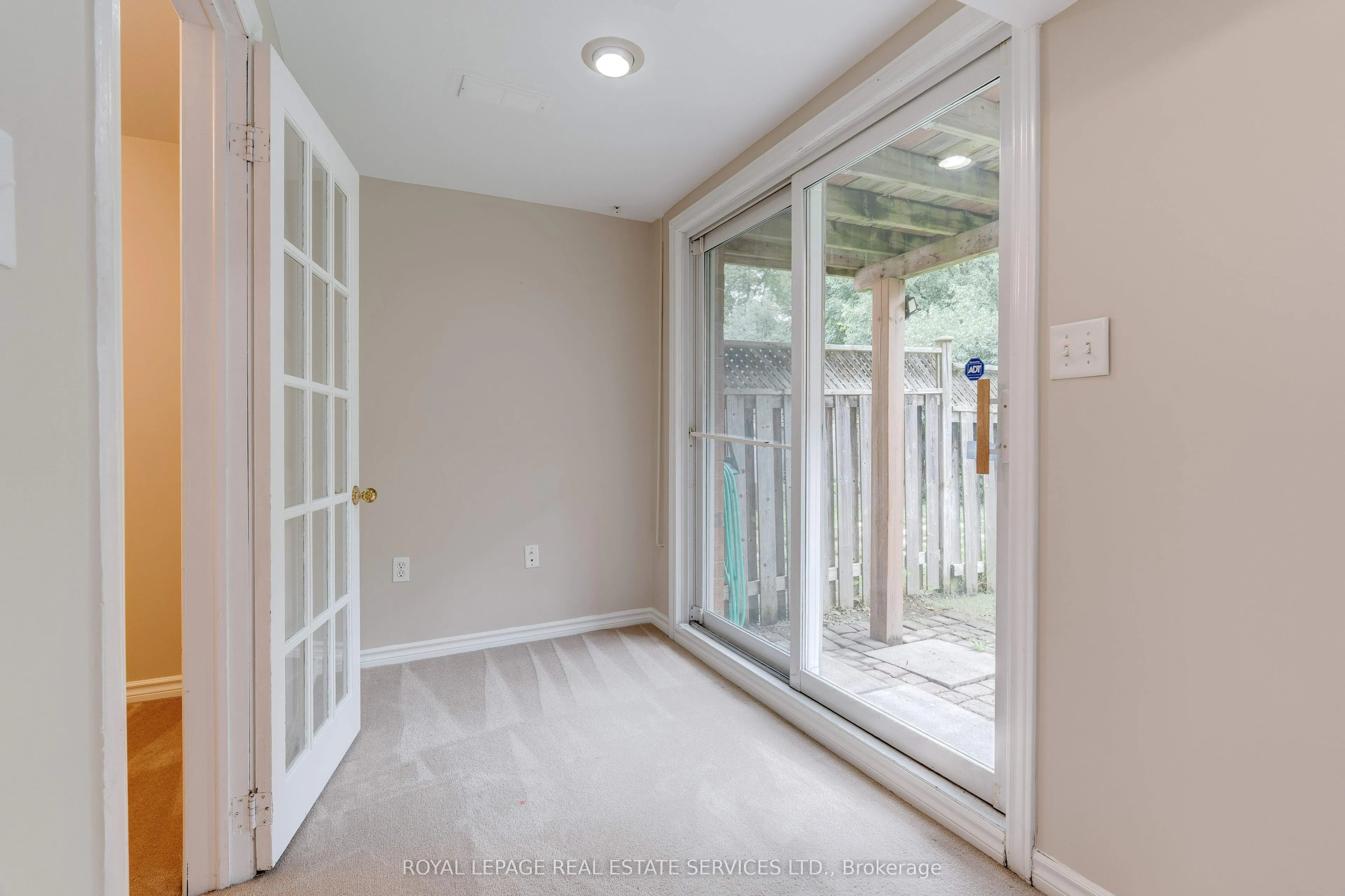363 Ravineview Way