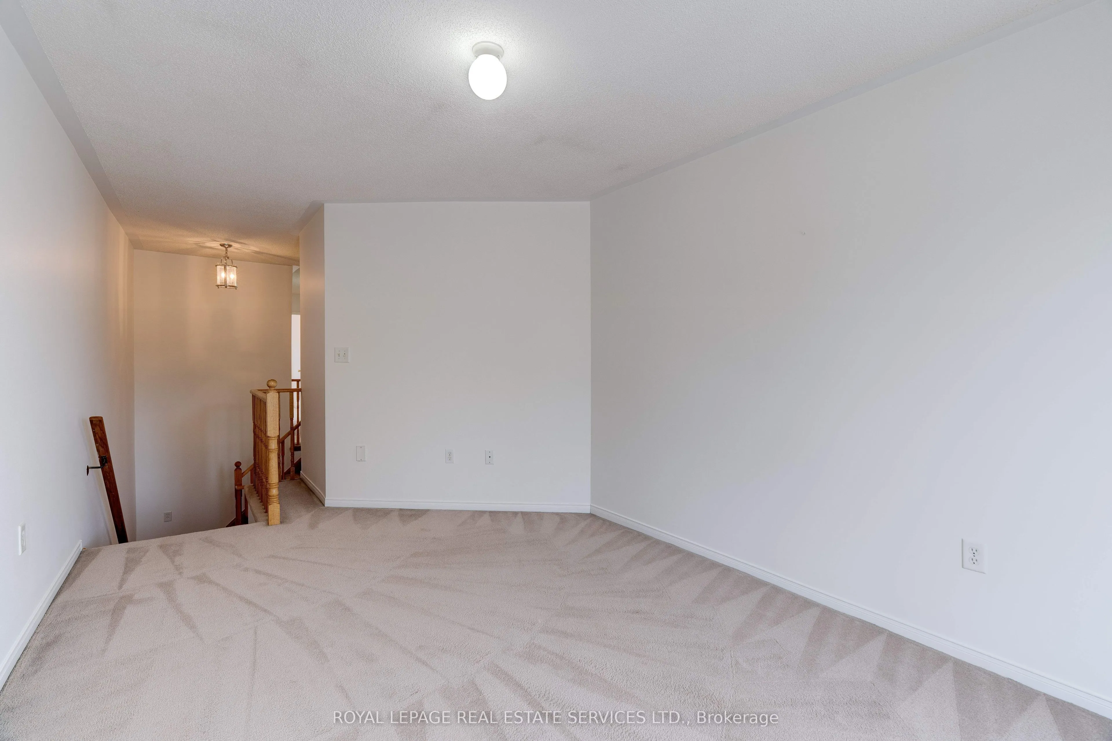 363 Ravineview Way