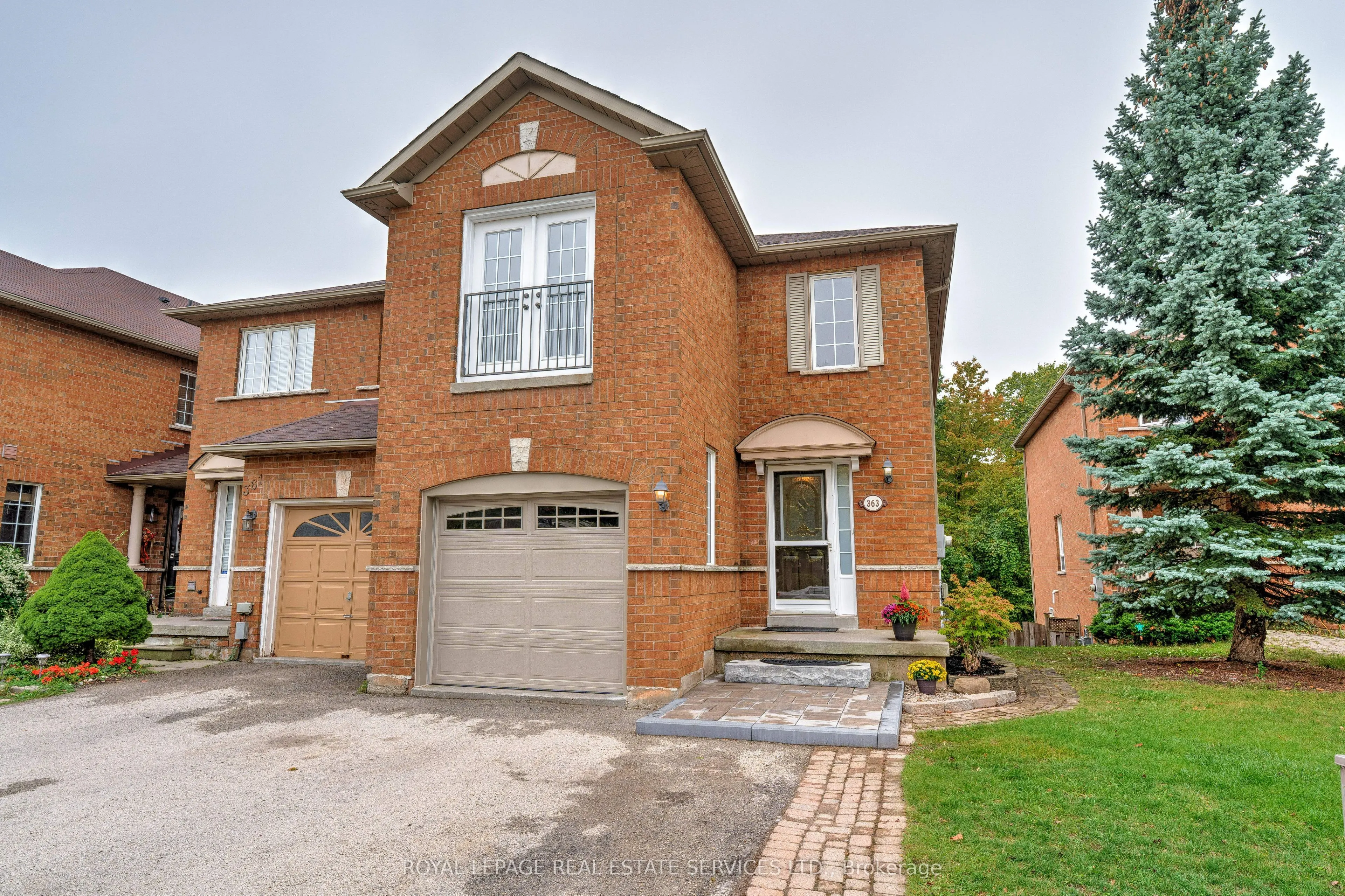 363 Ravineview Way