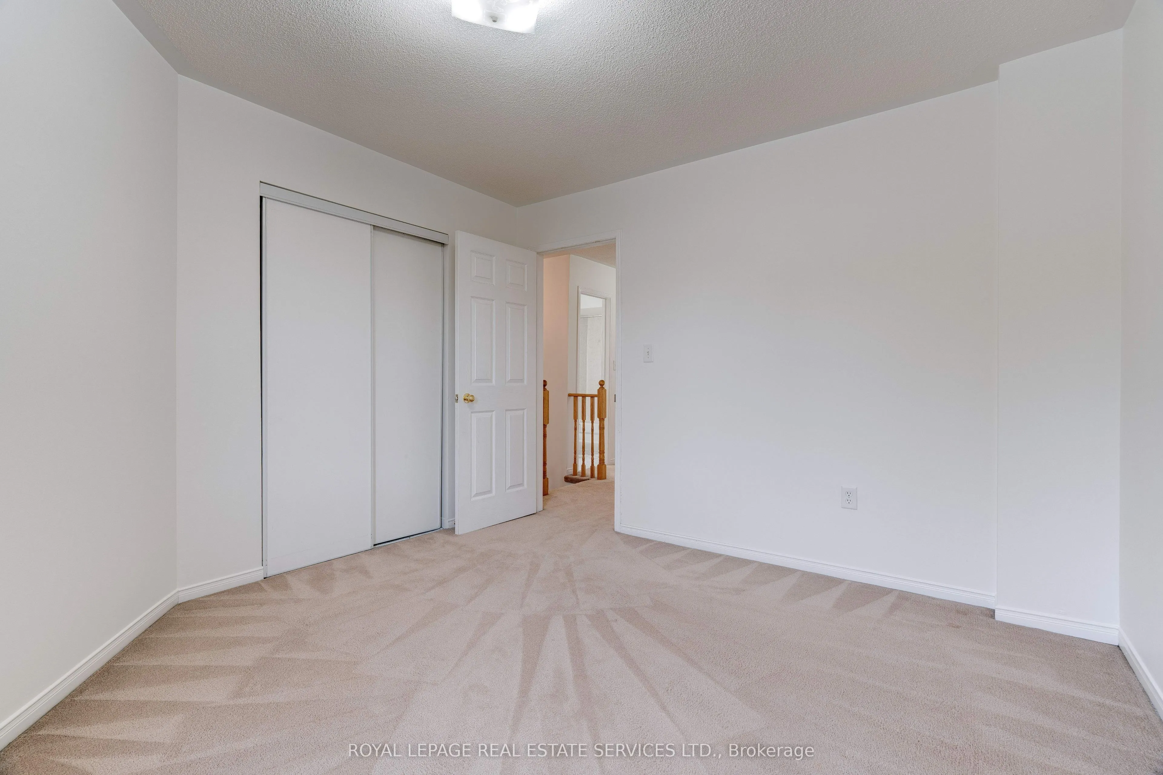 363 Ravineview Way