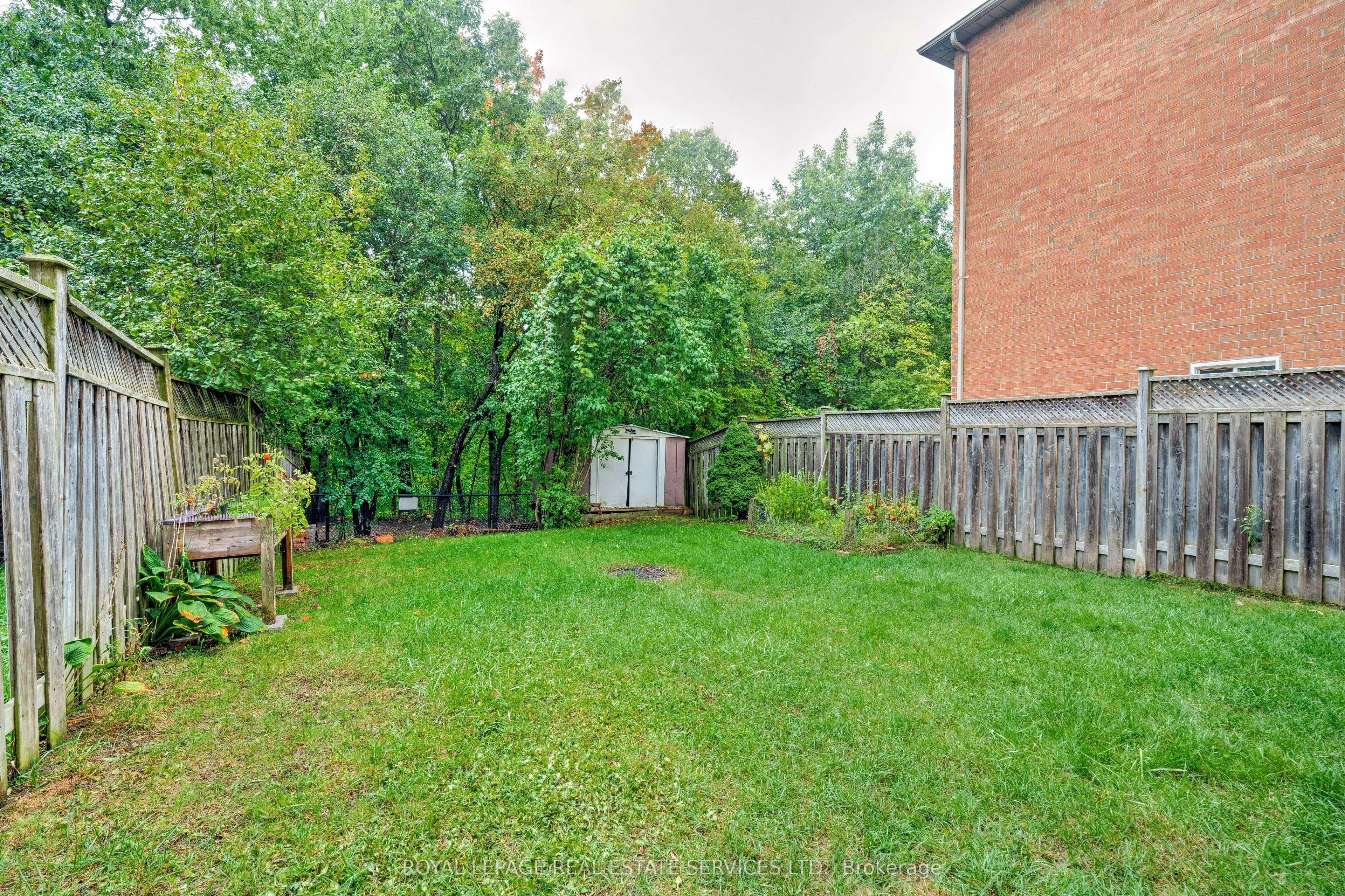 363 Ravineview Way