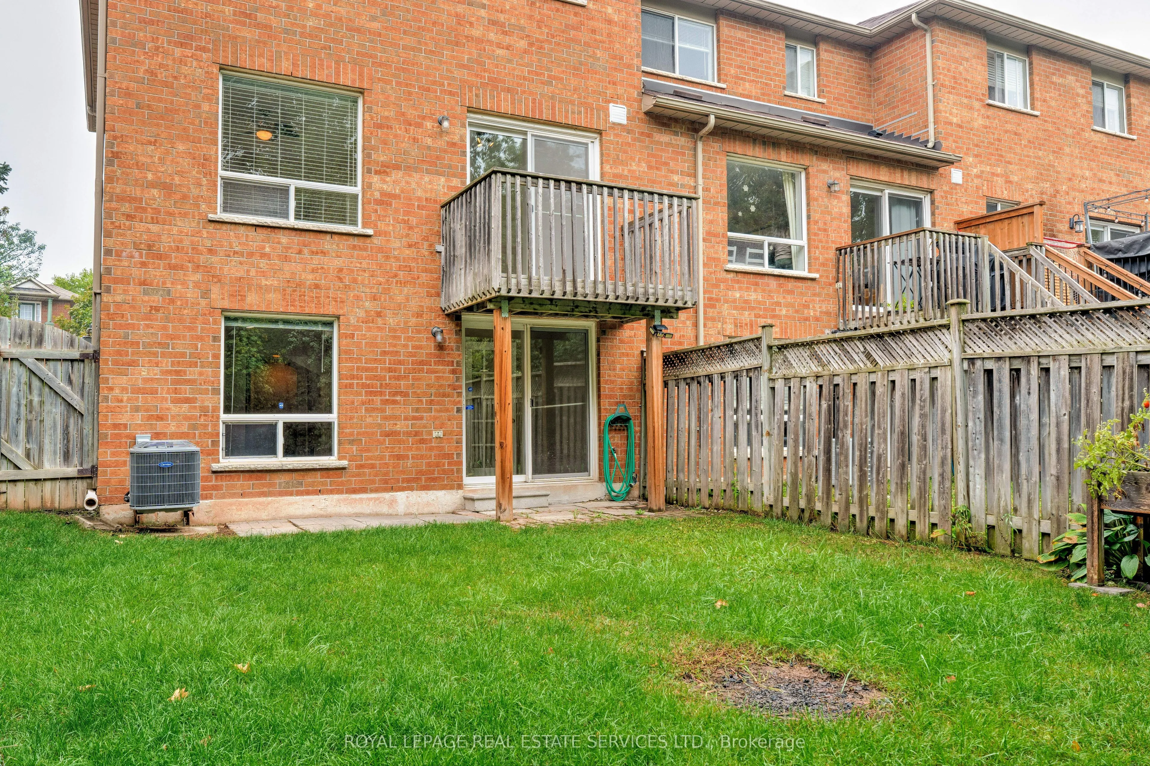 363 Ravineview Way