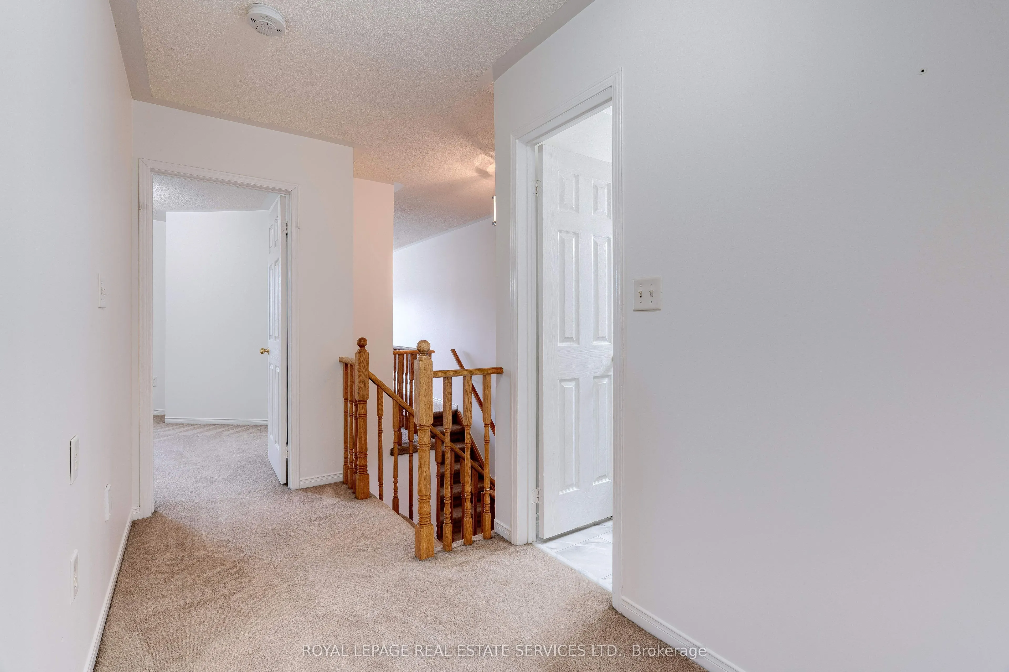 363 Ravineview Way