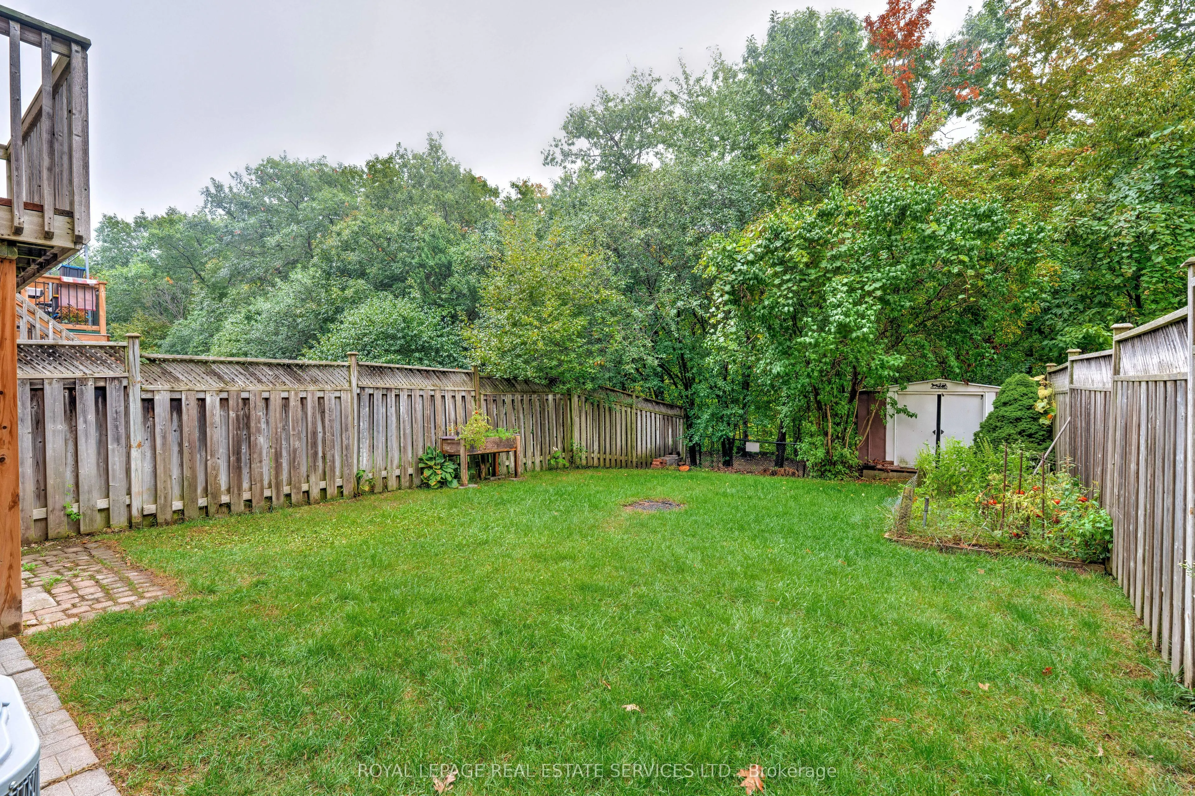 363 Ravineview Way
