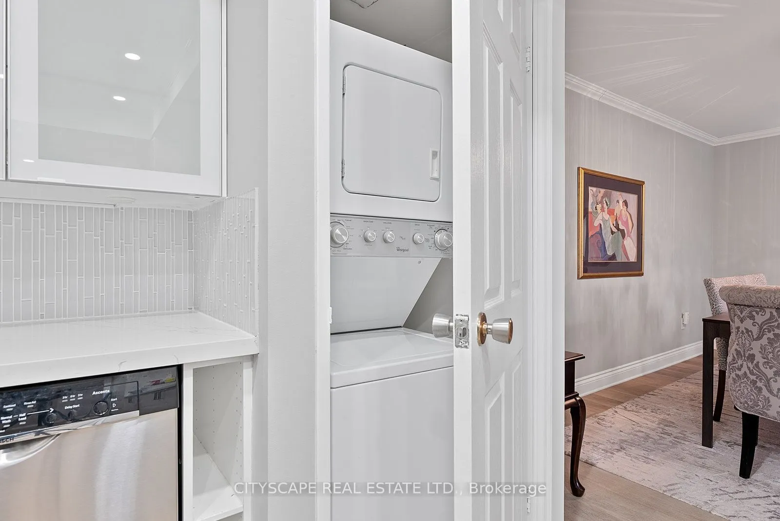 2045 Lake Shore Boulevard W, #202