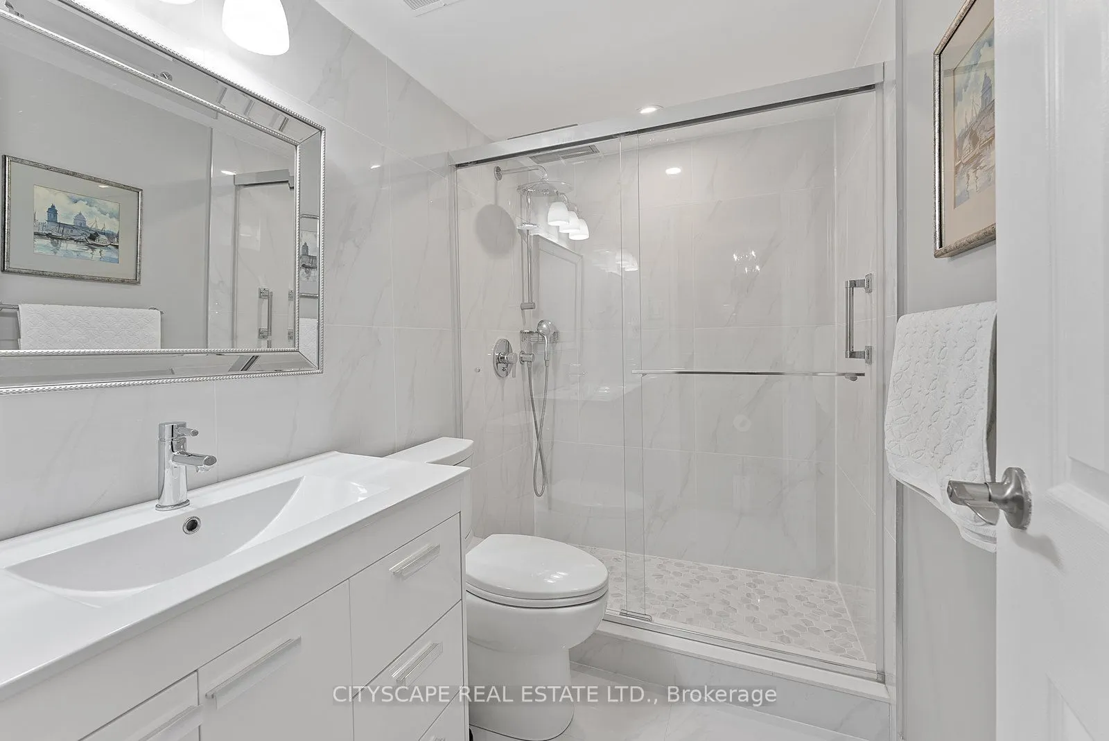 2045 Lake Shore Boulevard W, #202