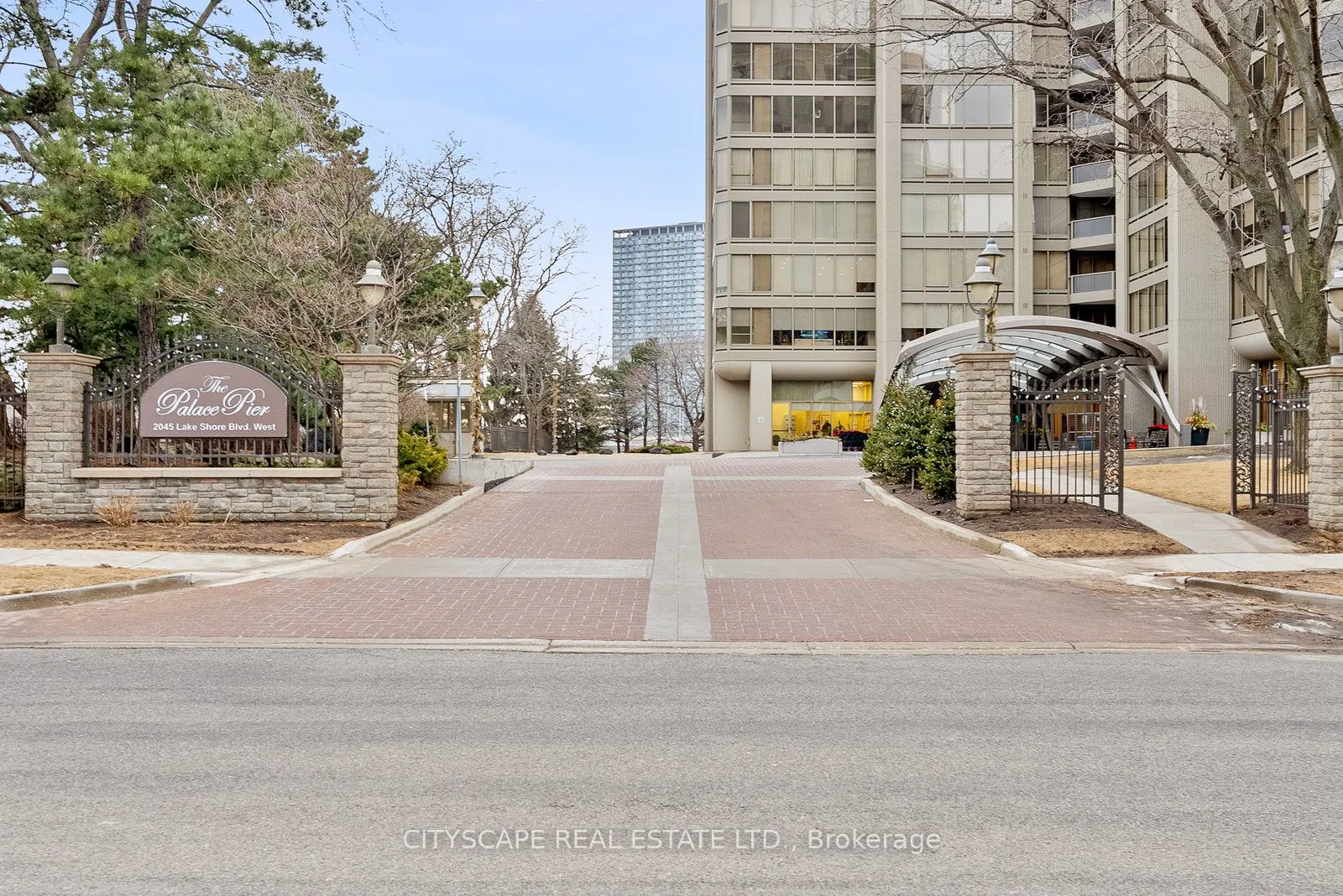 2045 Lake Shore Boulevard W, #202