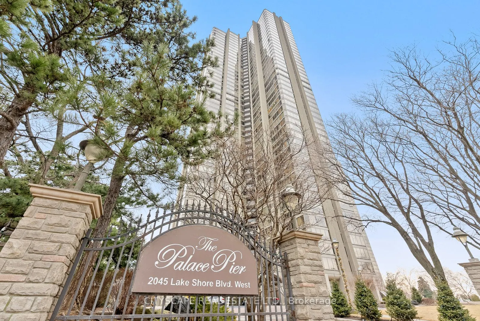 2045 Lake Shore Boulevard W, #202