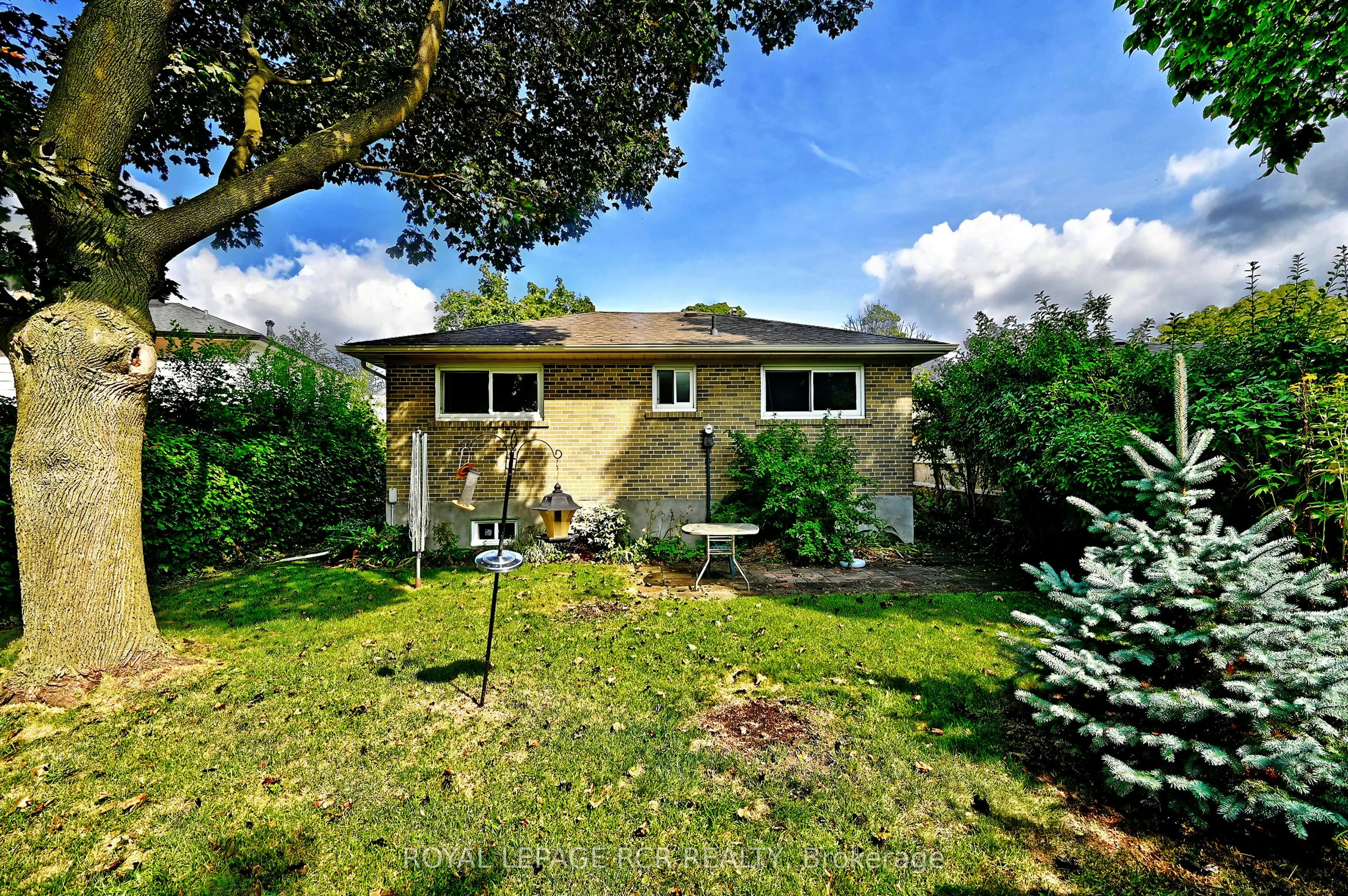 16 Cathedral Road