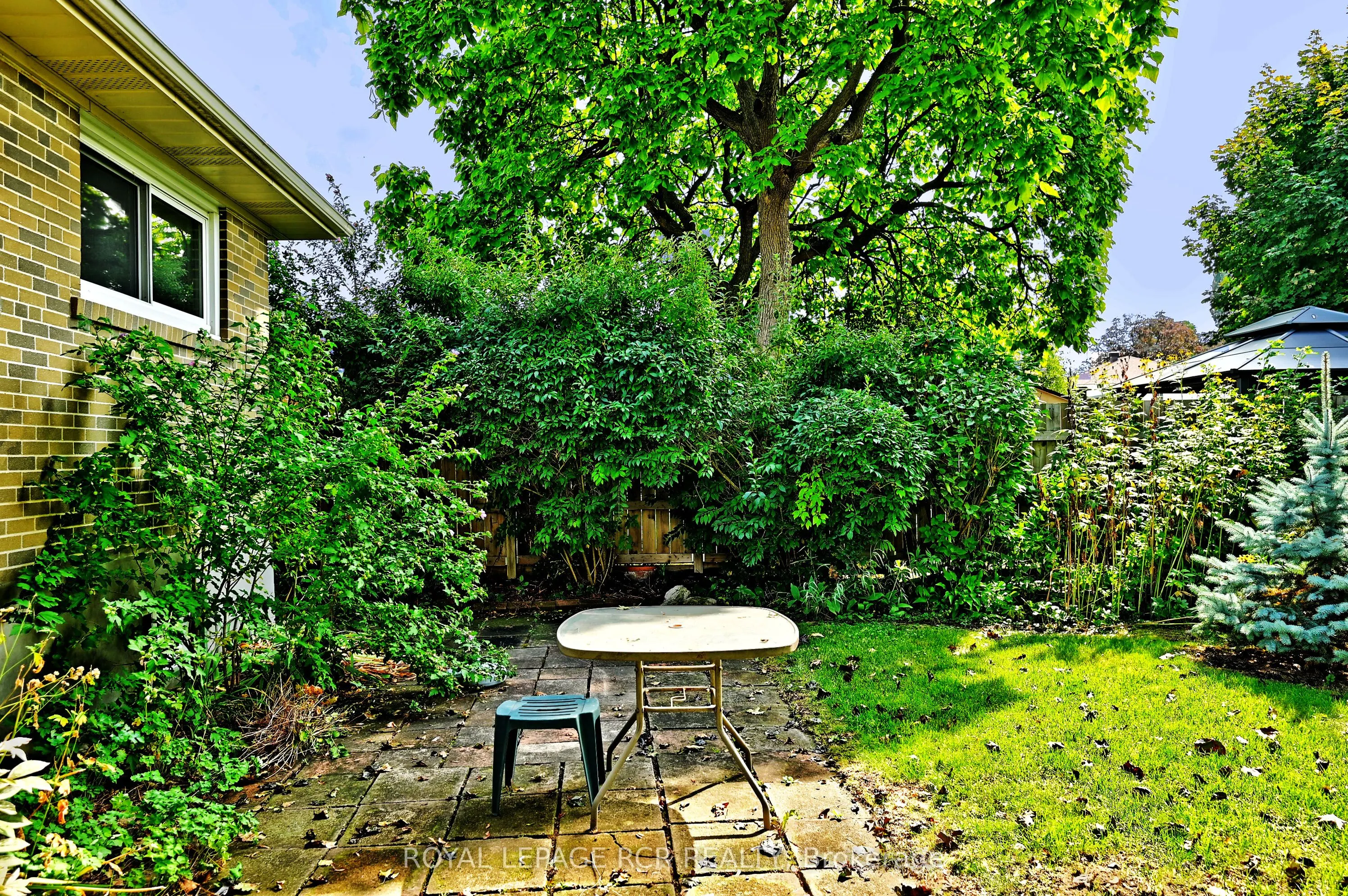 16 Cathedral Road
