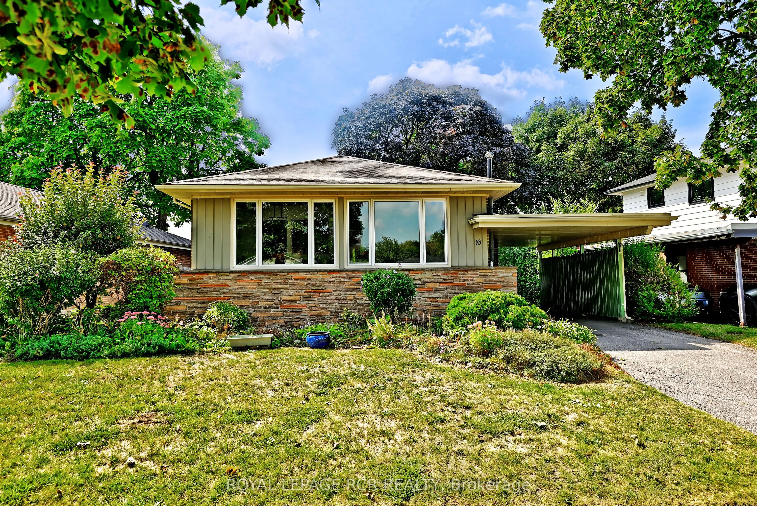 16 Cathedral Road