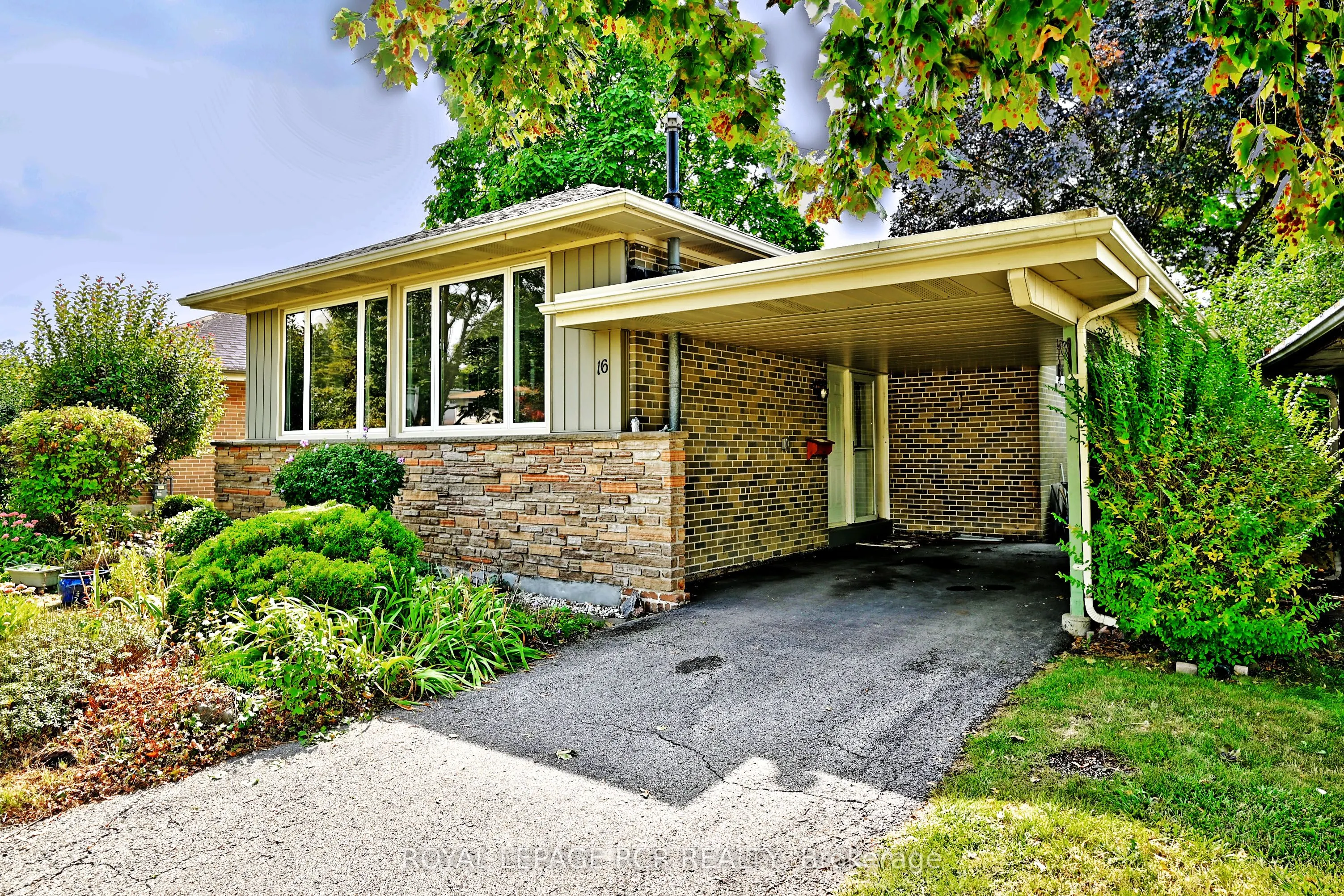 16 Cathedral Road