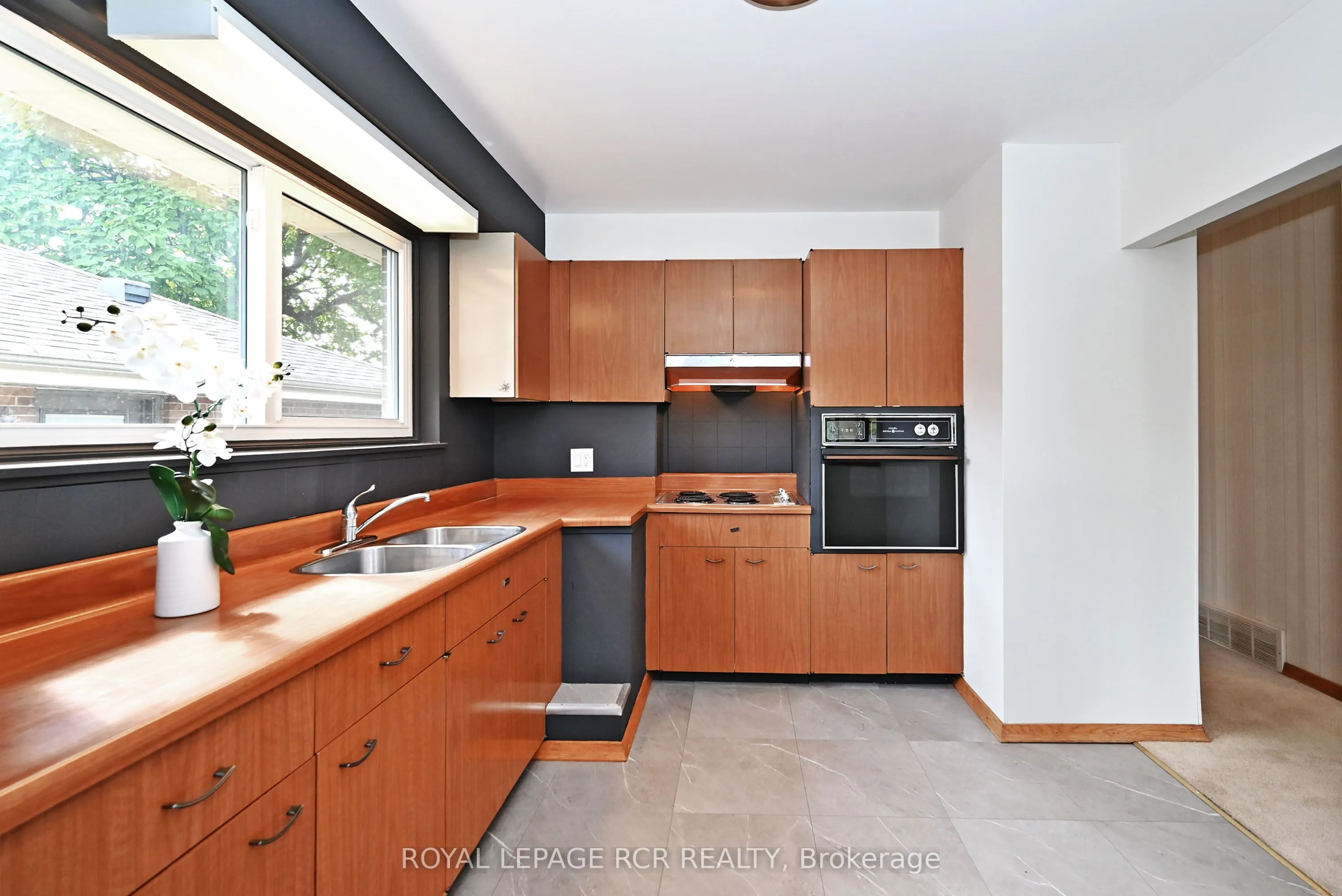 16 Cathedral Road