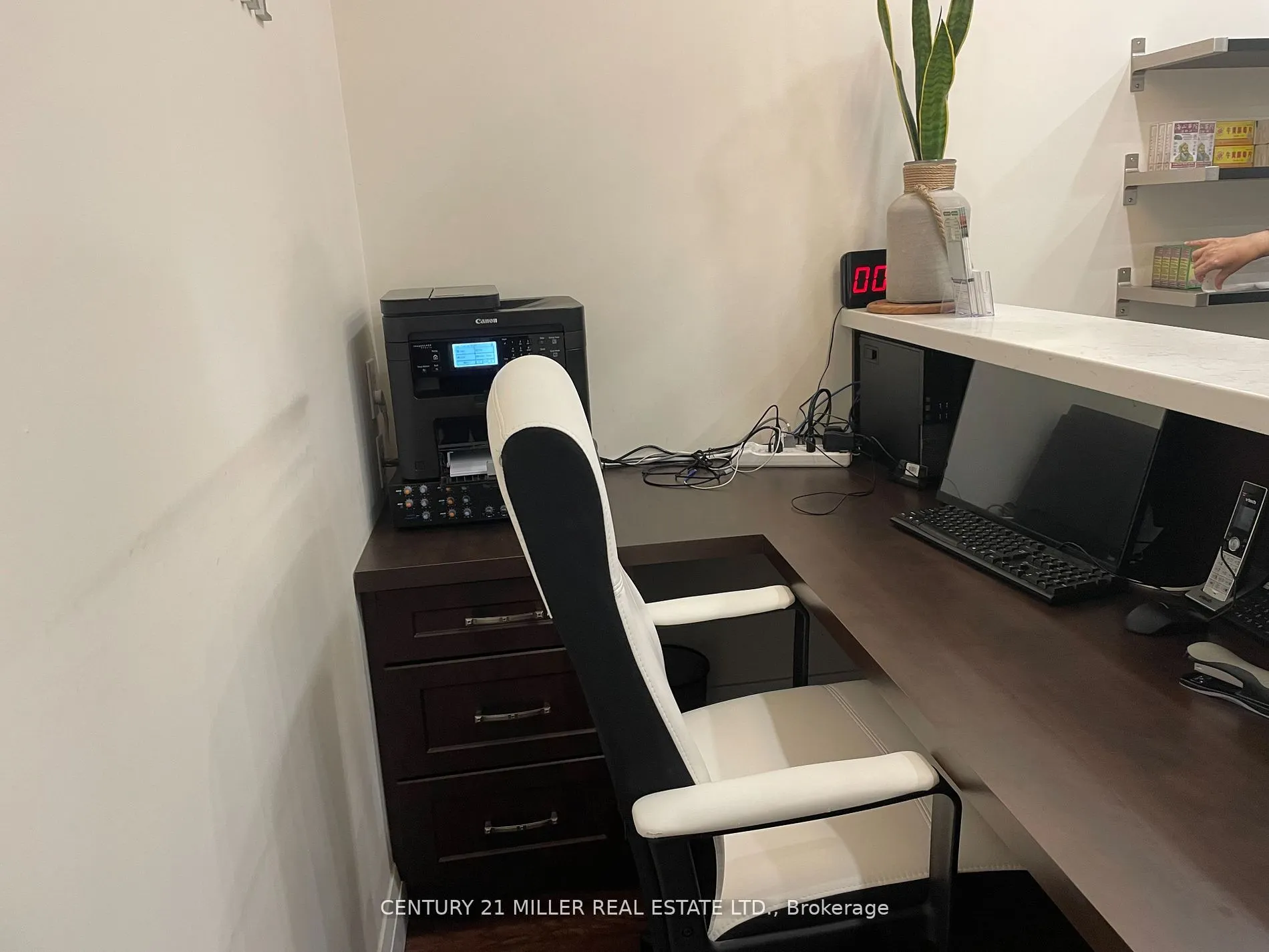 225 SPEERS Road, #10