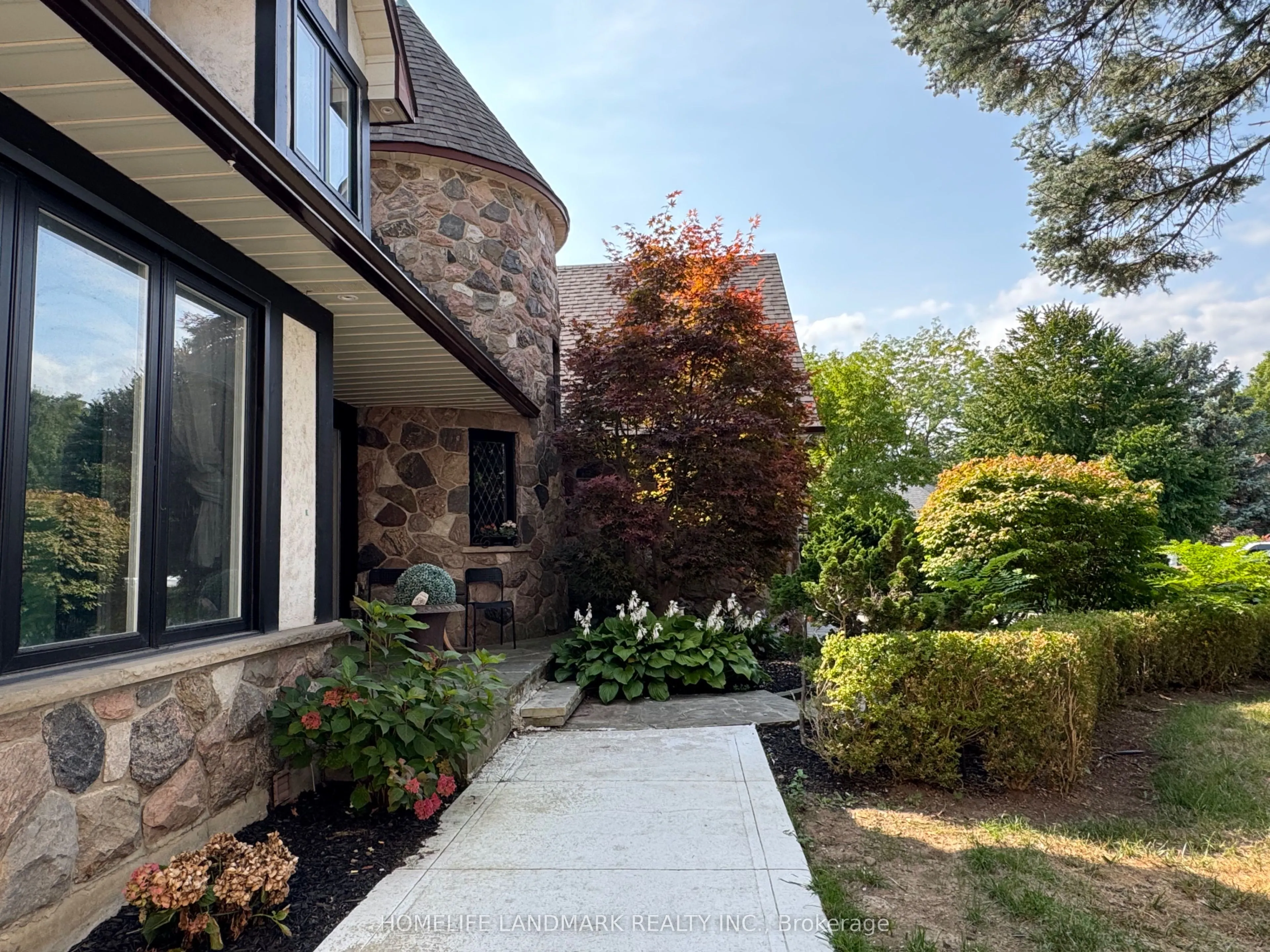 2415 Jarvis Street, #B4
