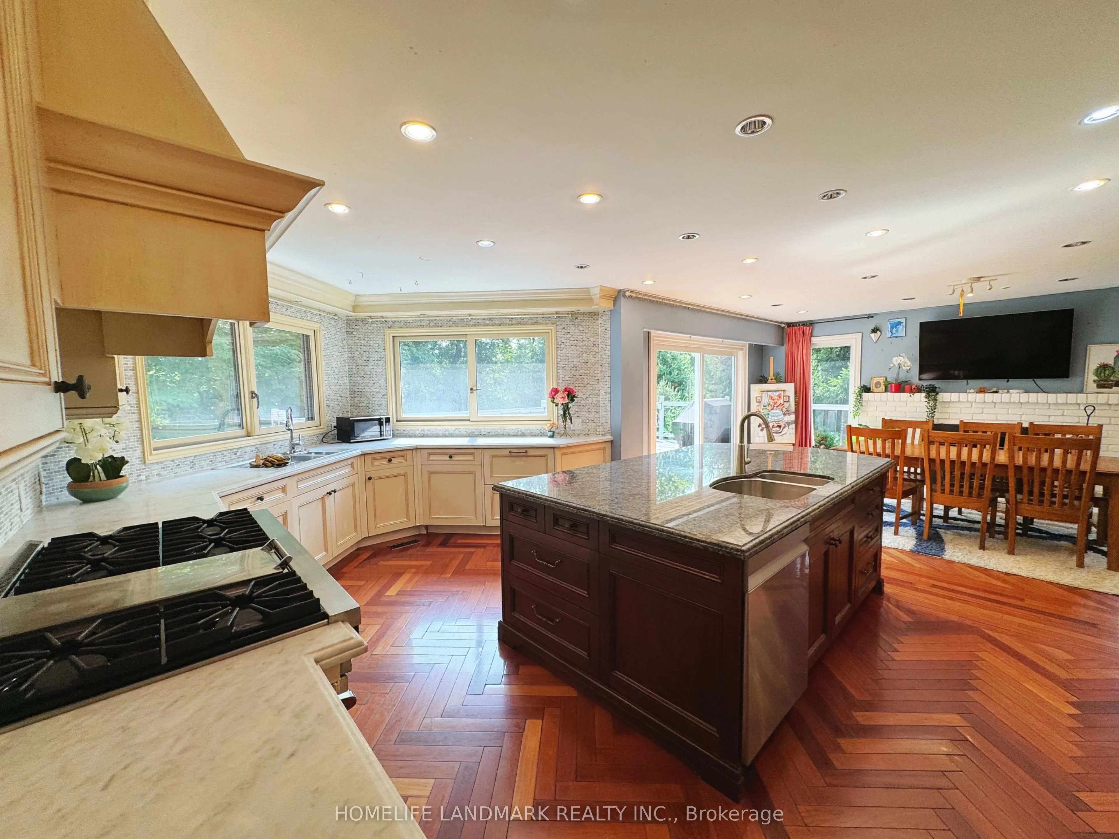 2415 Jarvis Street, #B4