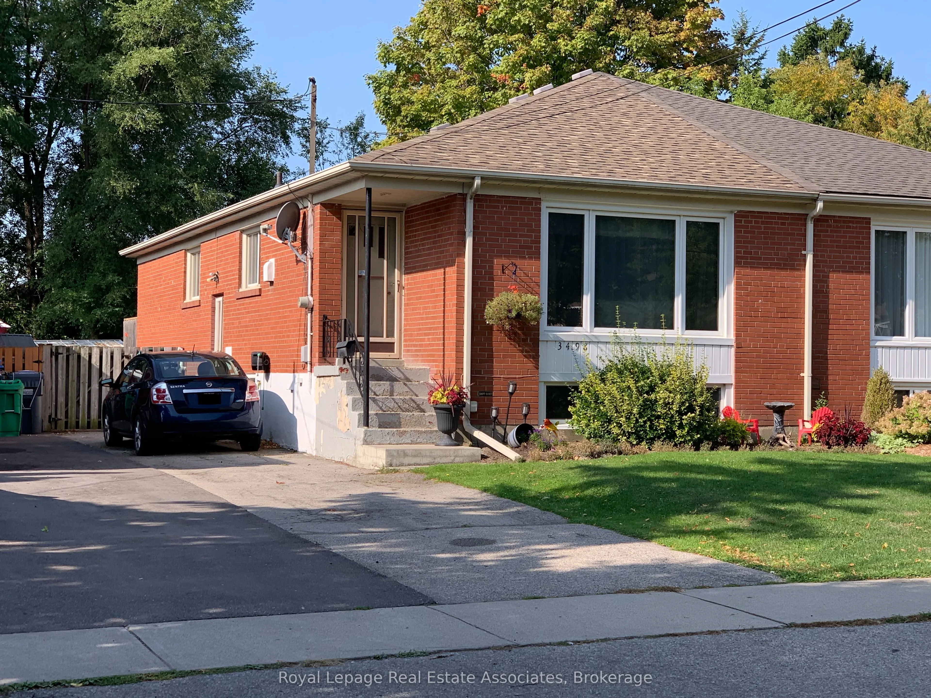 3498 Ashcroft Crescent