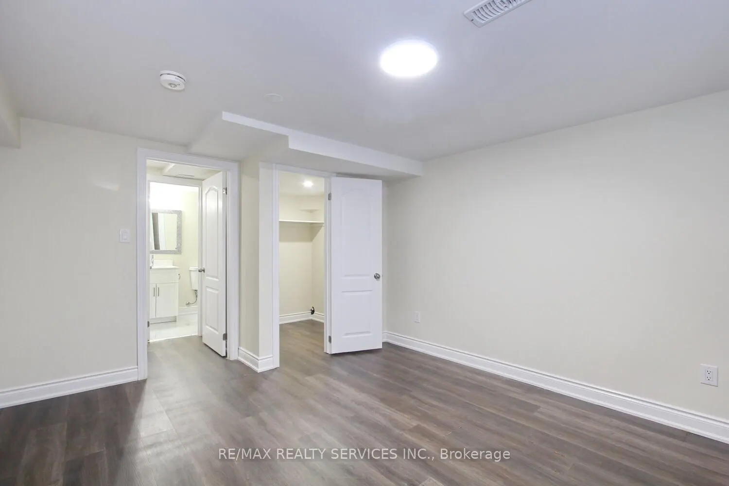 32 Sanford Crescent
