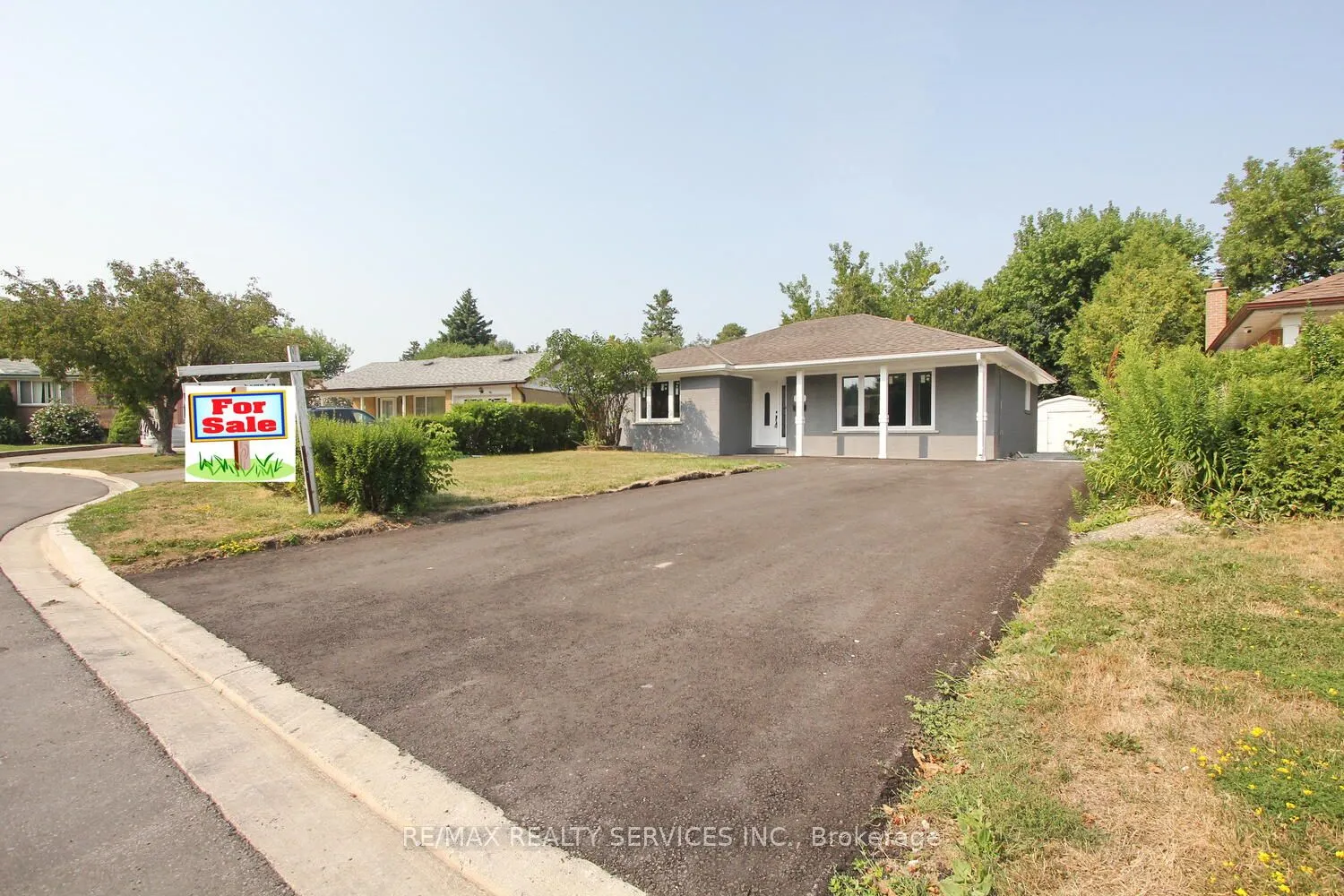32 Sanford Crescent