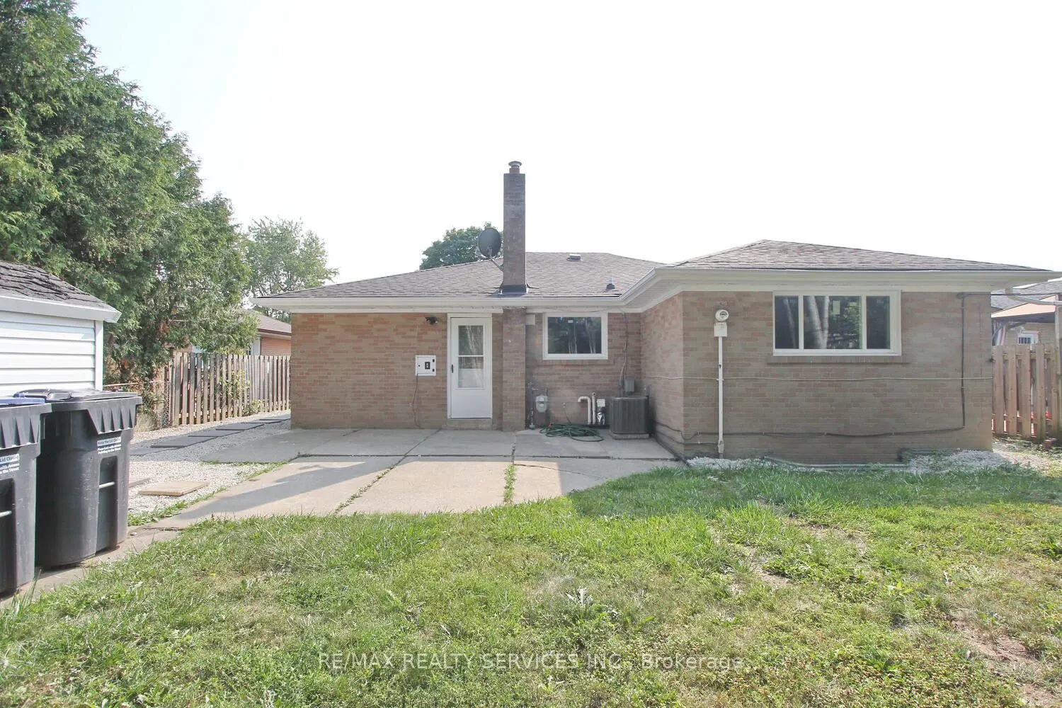 32 Sanford Crescent