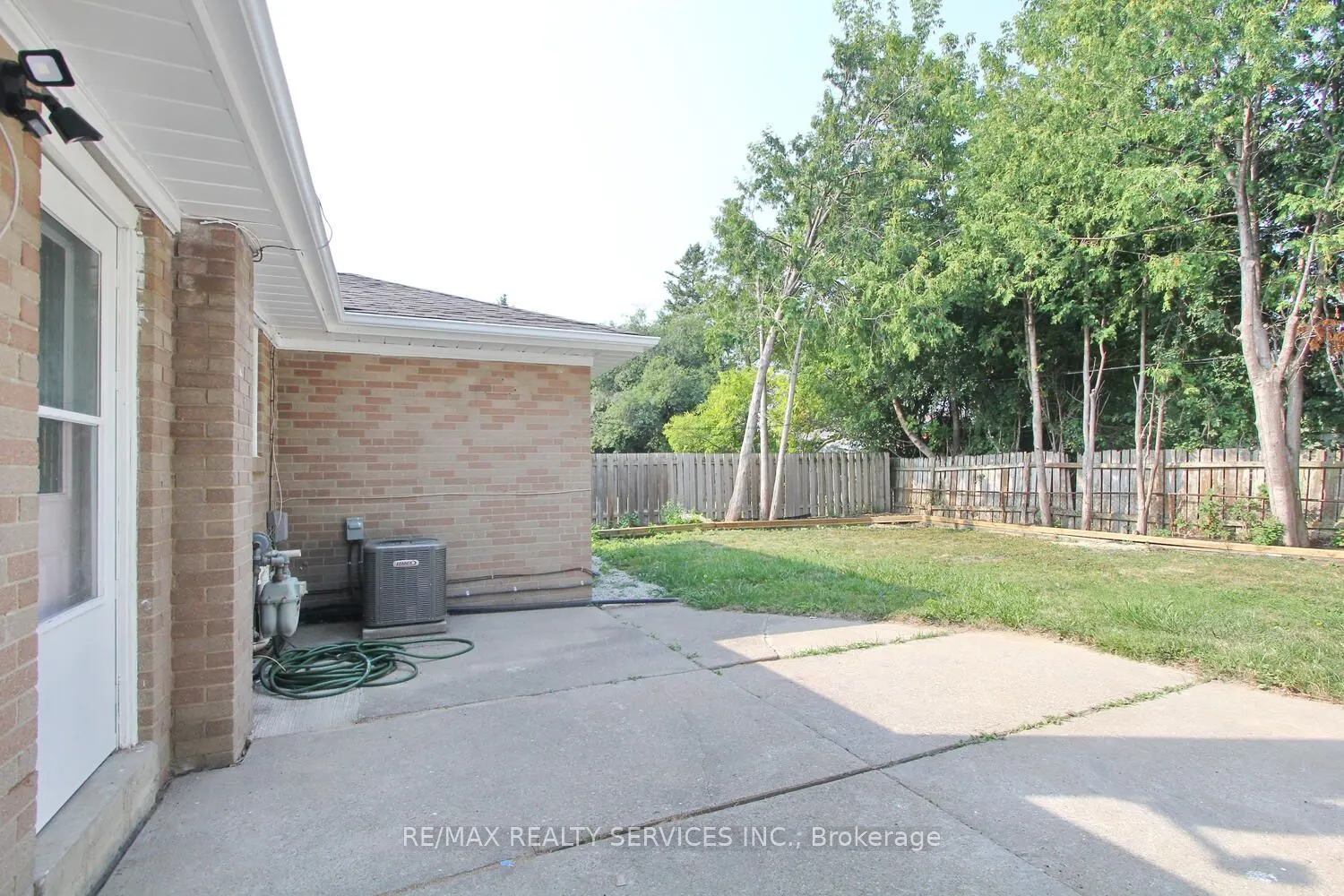 32 Sanford Crescent