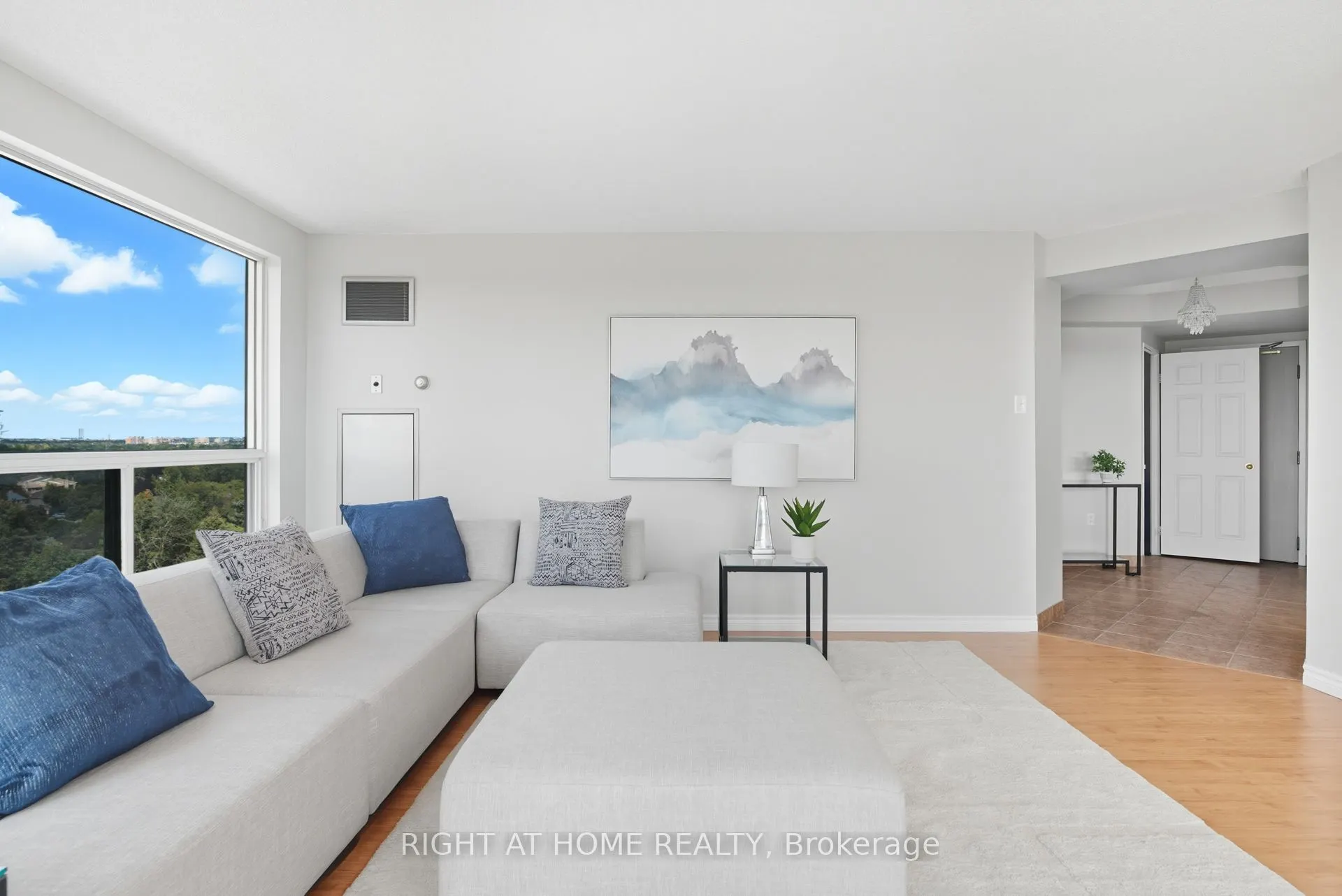 2155 Burnhamthorpe Road W, #909