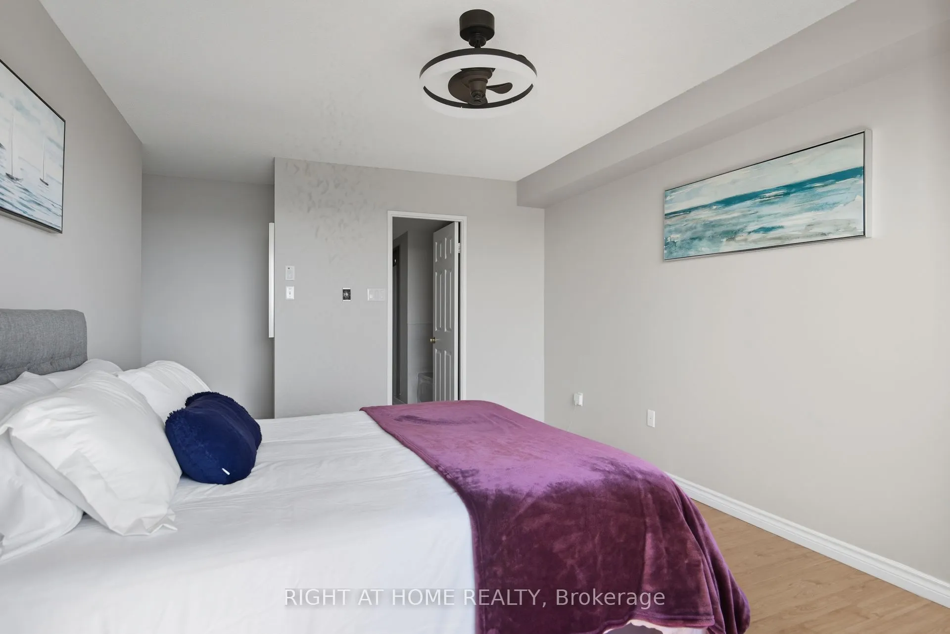 2155 Burnhamthorpe Road W, #909