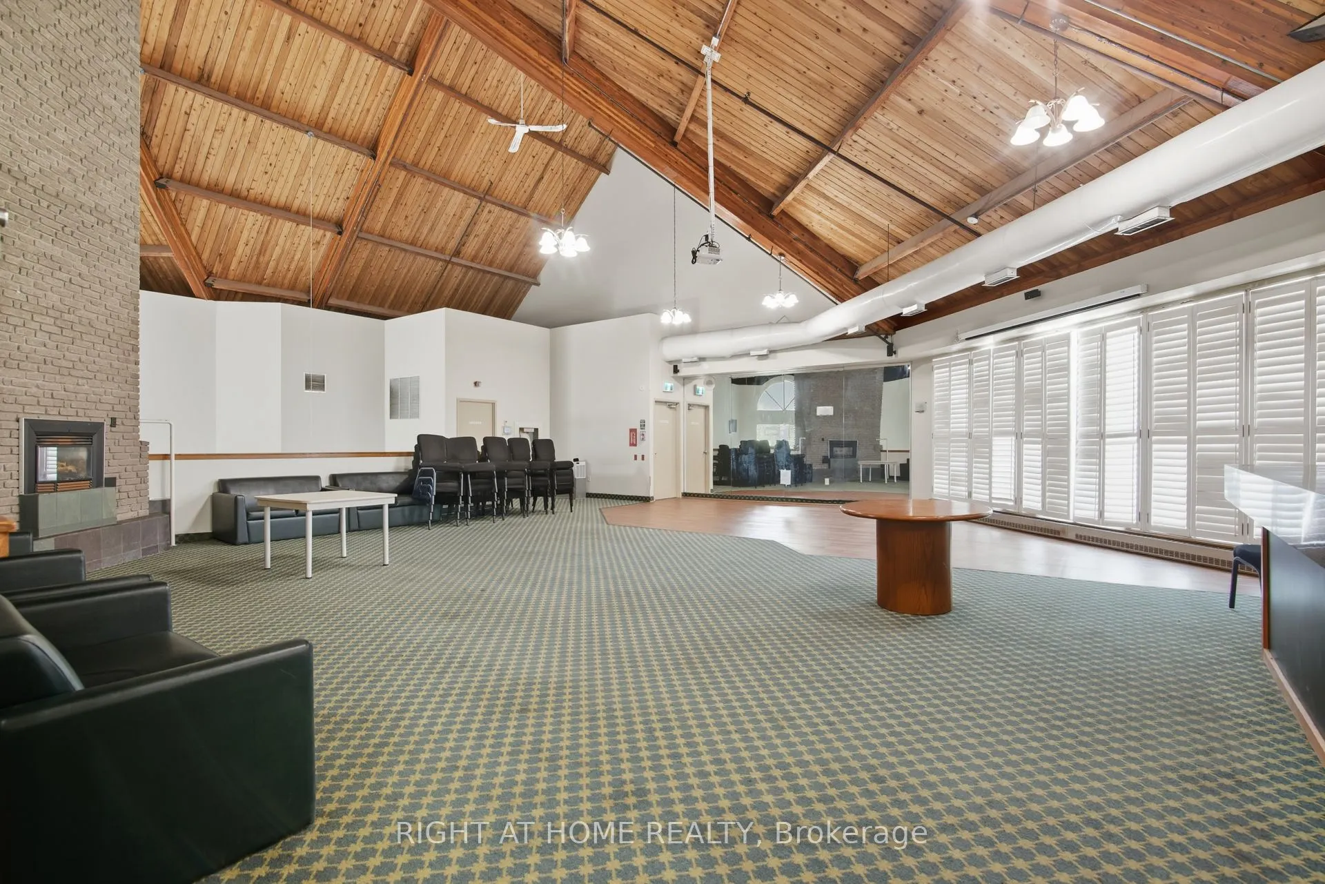 2155 Burnhamthorpe Road W, #909