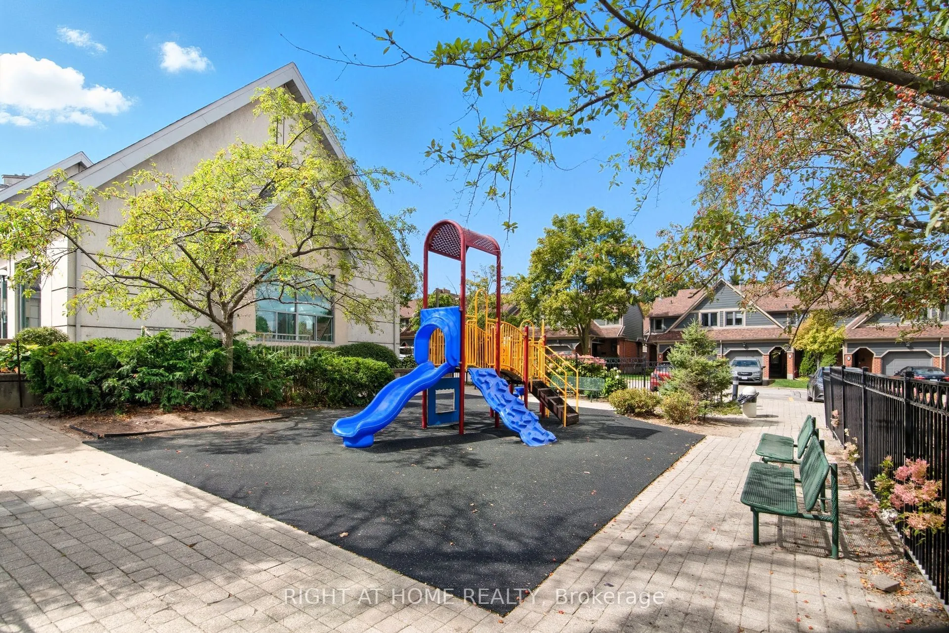 2155 Burnhamthorpe Road W, #909