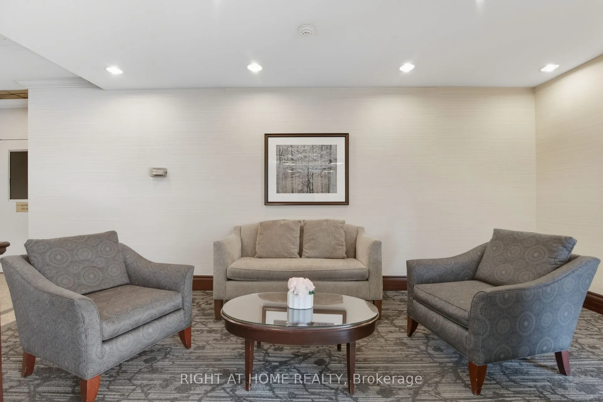2155 Burnhamthorpe Road W, #909