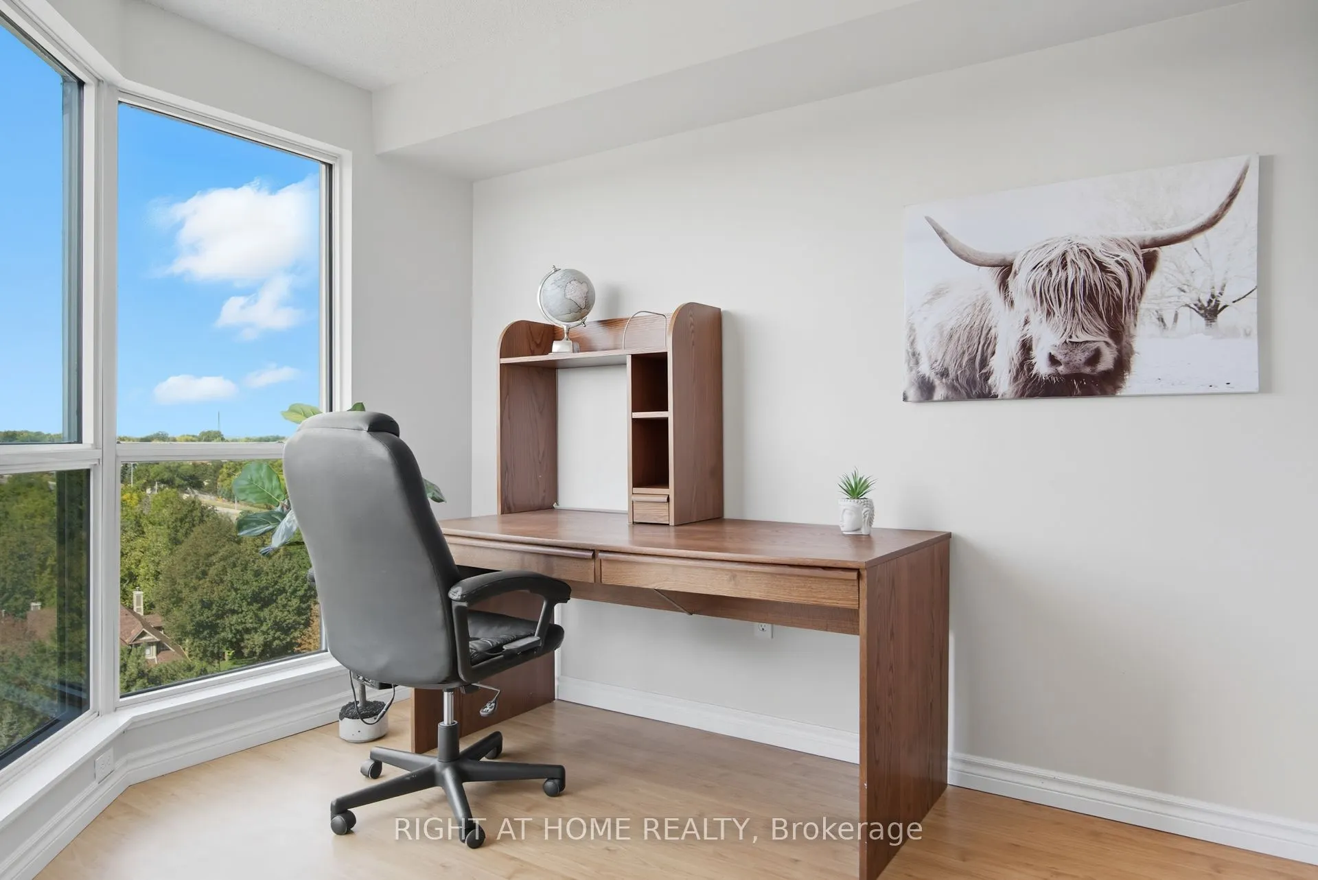 2155 Burnhamthorpe Road W, #909
