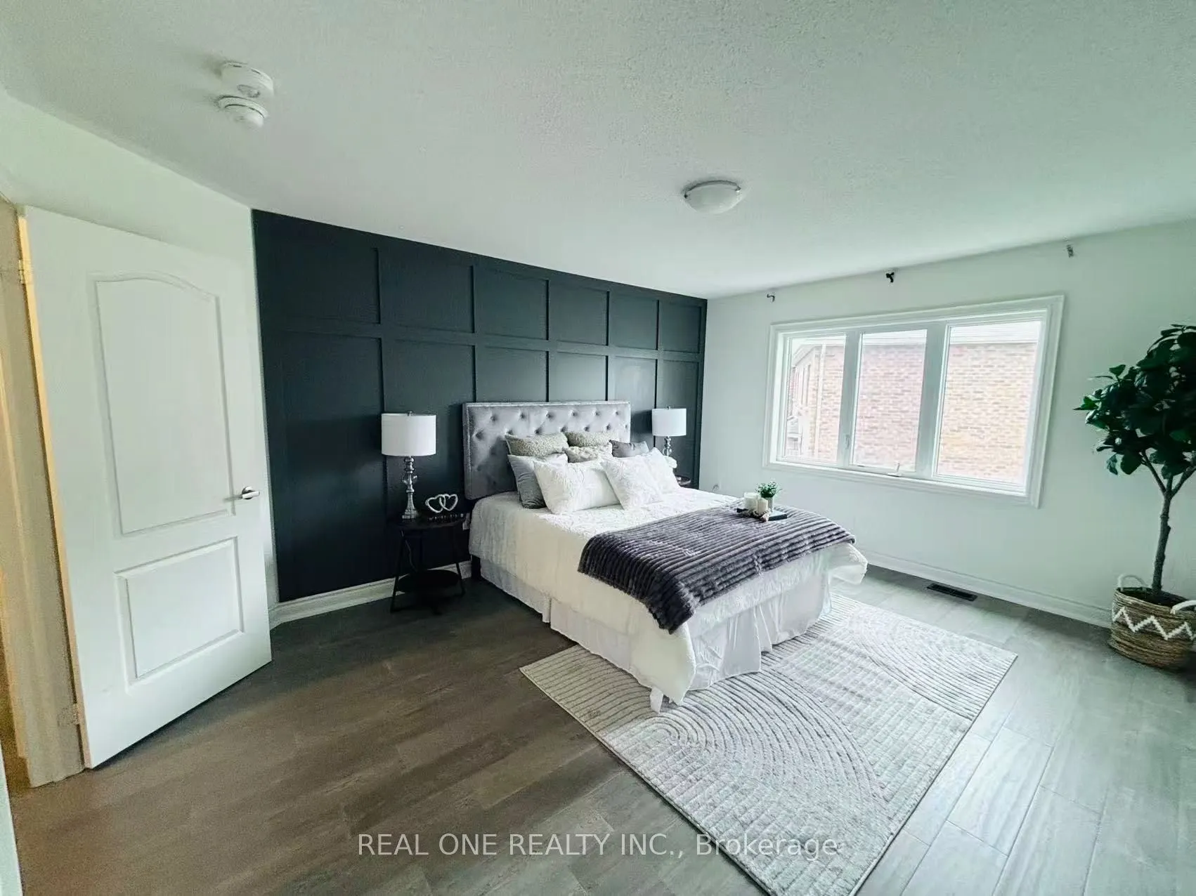 1543 Leger Way