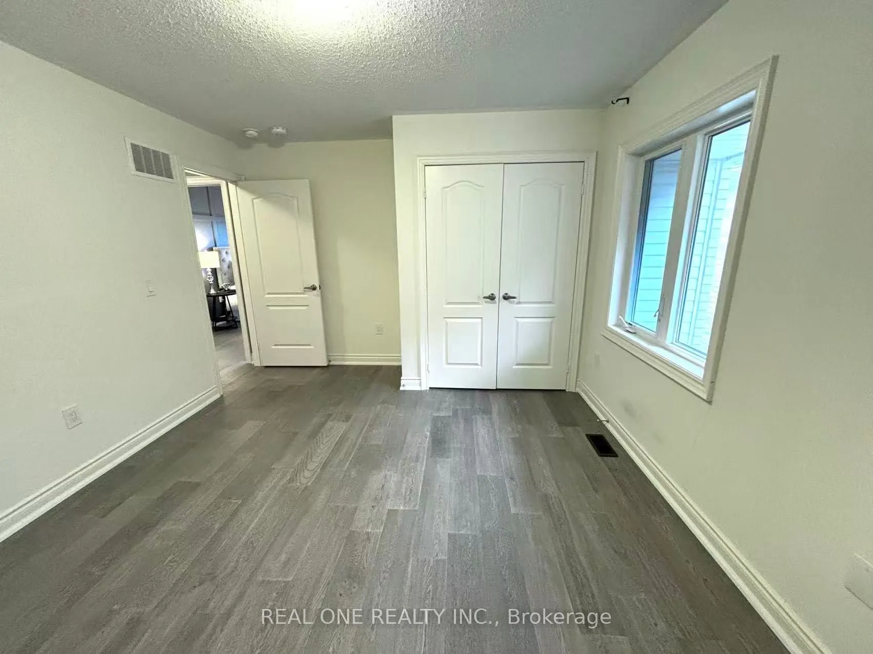 1543 Leger Way