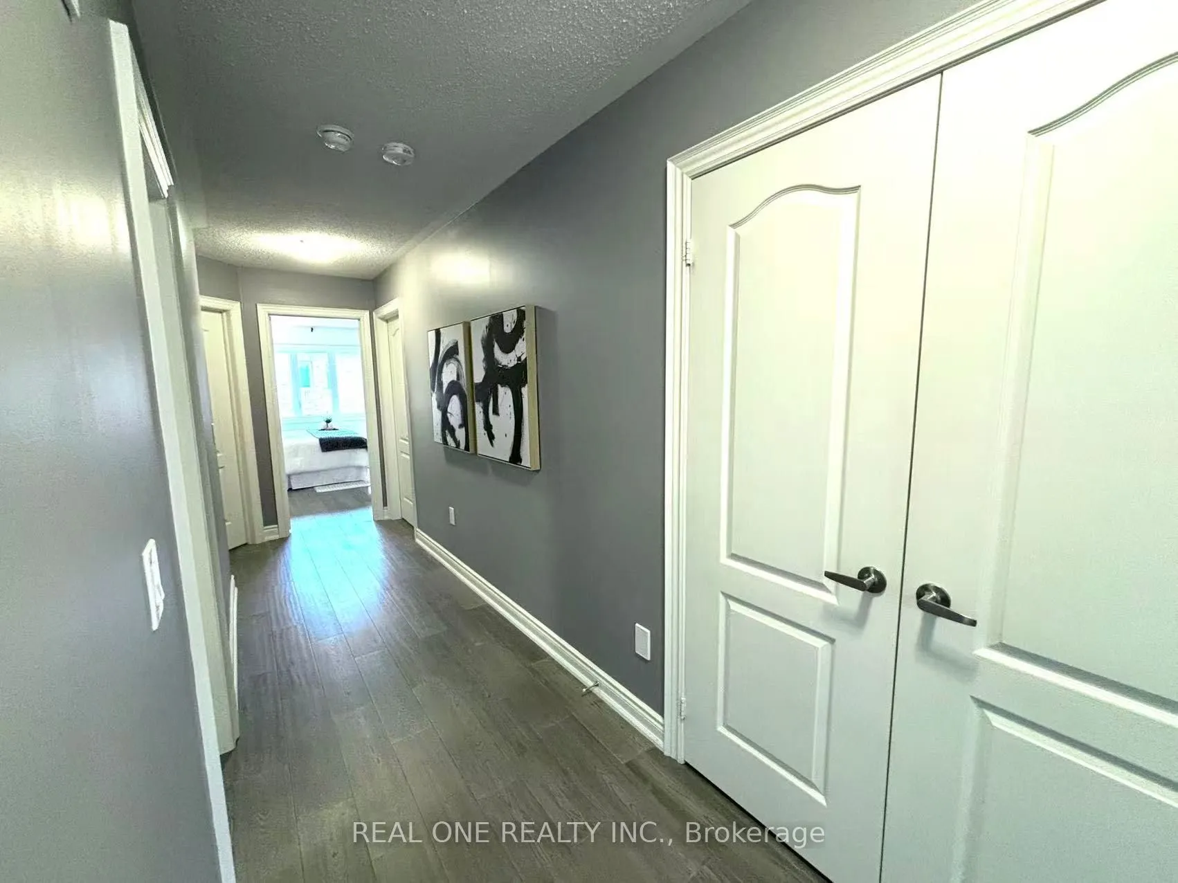 1543 Leger Way