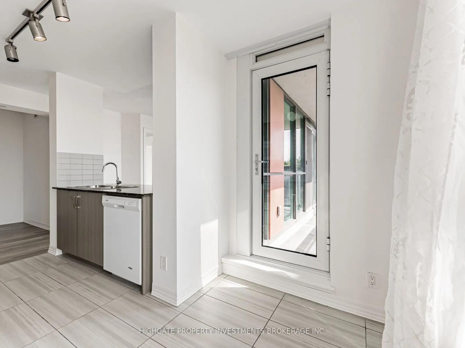 80 Esther Lorrie Drive, #512