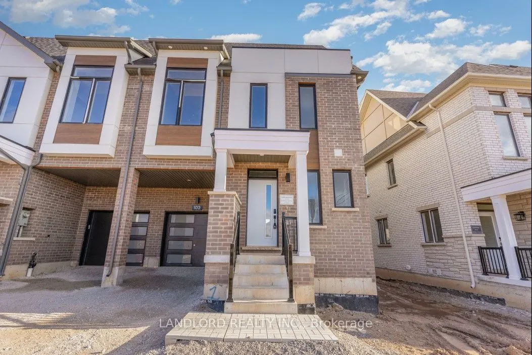 102 Settlers Road E