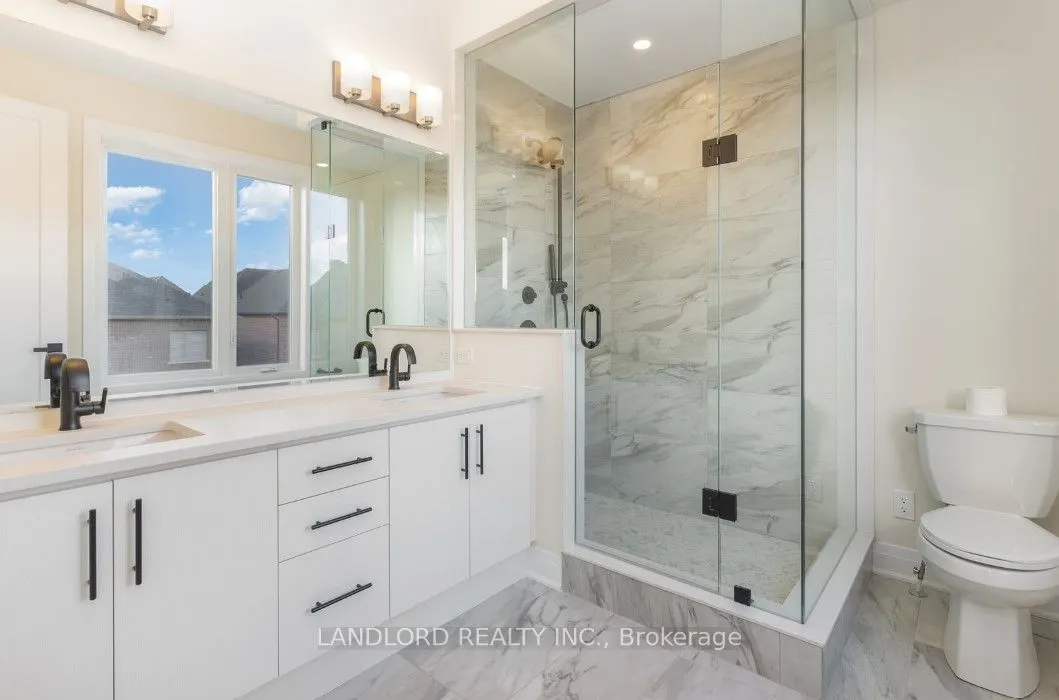 102 Settlers Road E