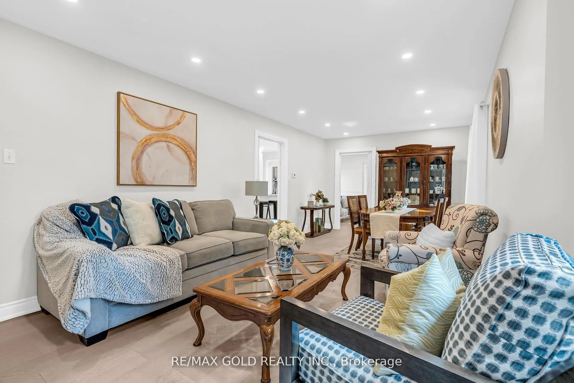 2901 Gardenview Crescent