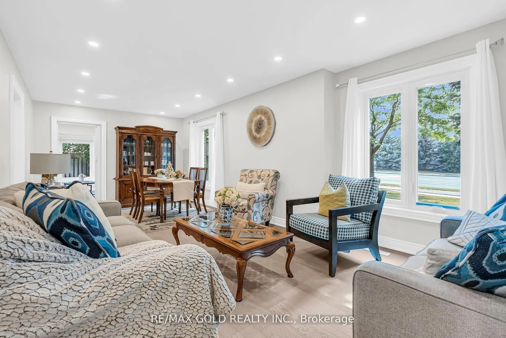 2901 Gardenview Crescent