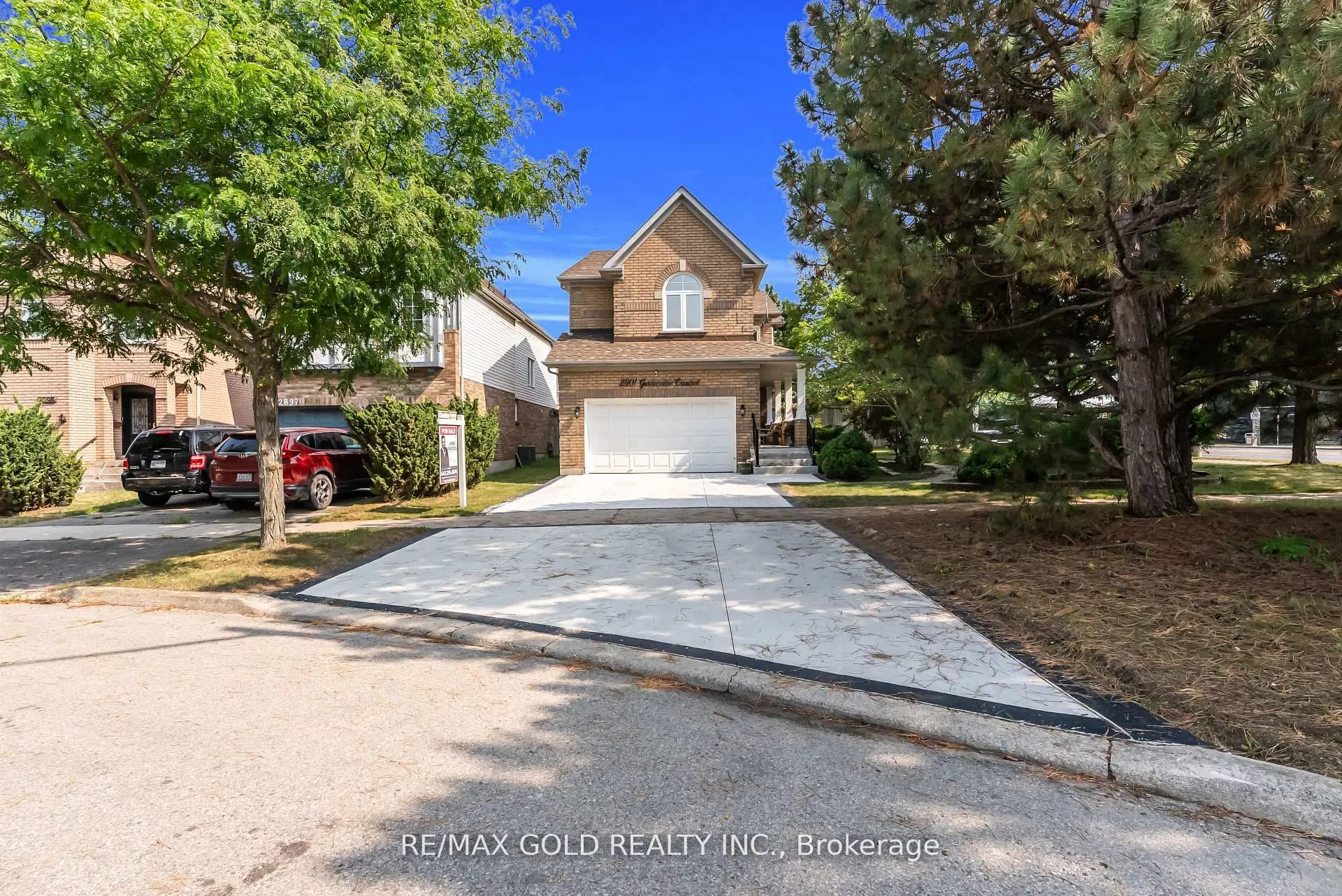2901 Gardenview Crescent