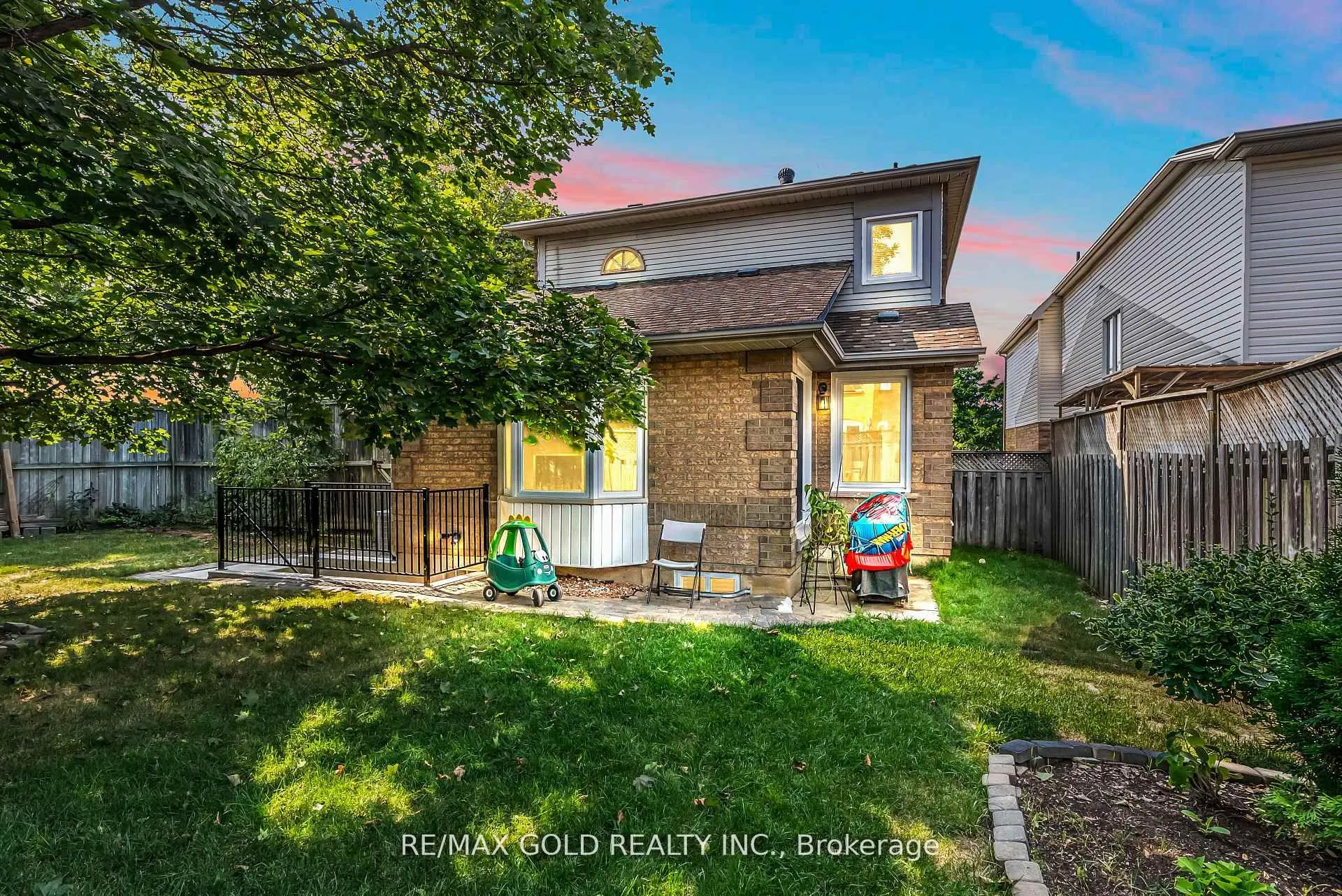 2901 Gardenview Crescent