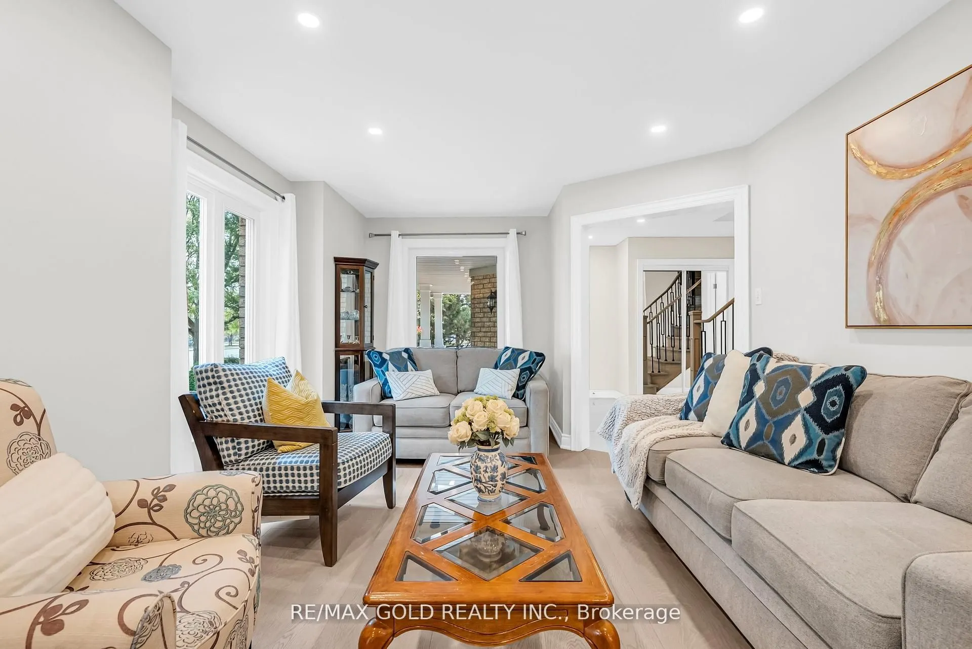 2901 Gardenview Crescent