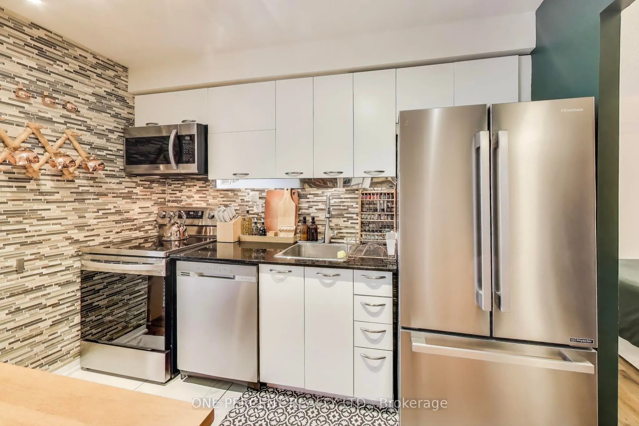 38 Joe Shuster Way, #723