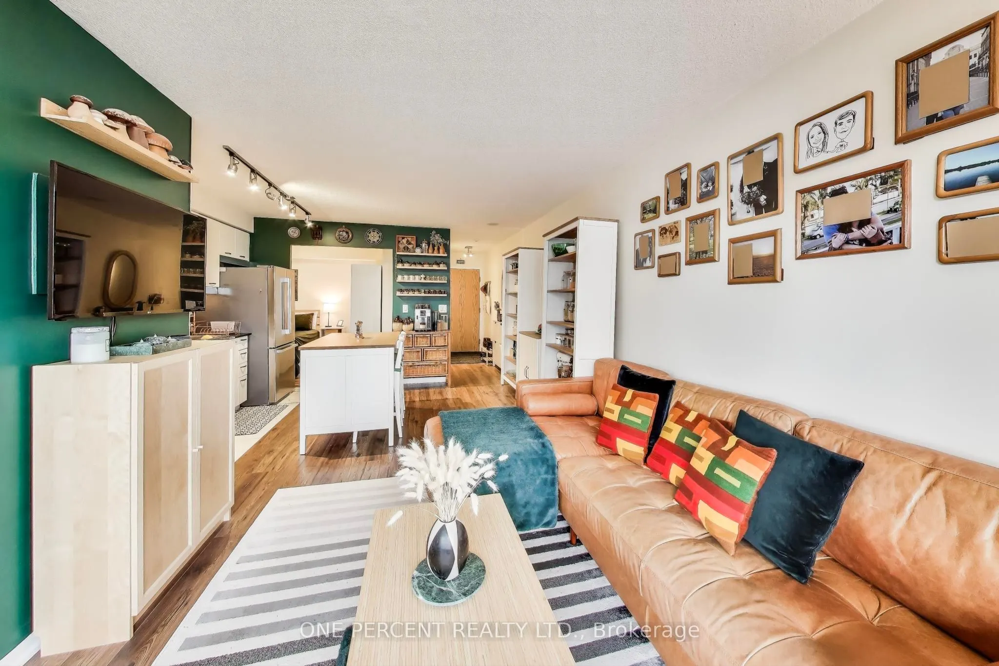 38 Joe Shuster Way, #723