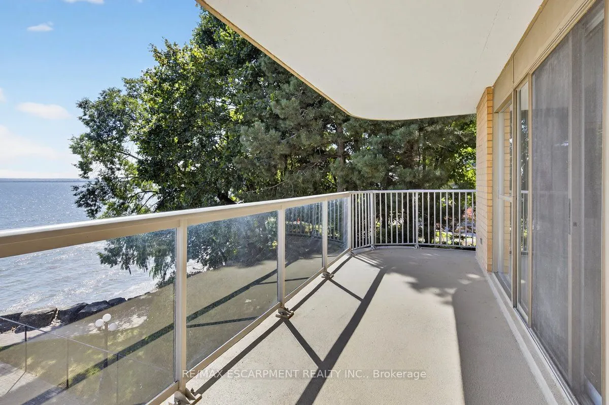2210 Lakeshore Road, #203
