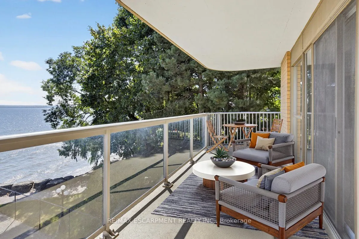 2210 Lakeshore Road, #203
