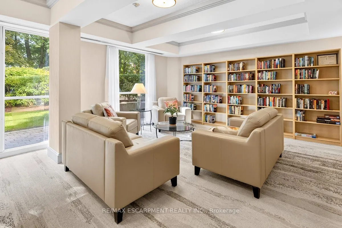 2210 Lakeshore Road, #203