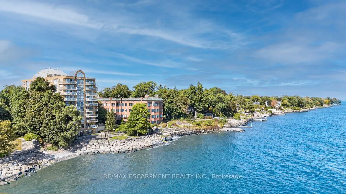 2210 Lakeshore Road, #203