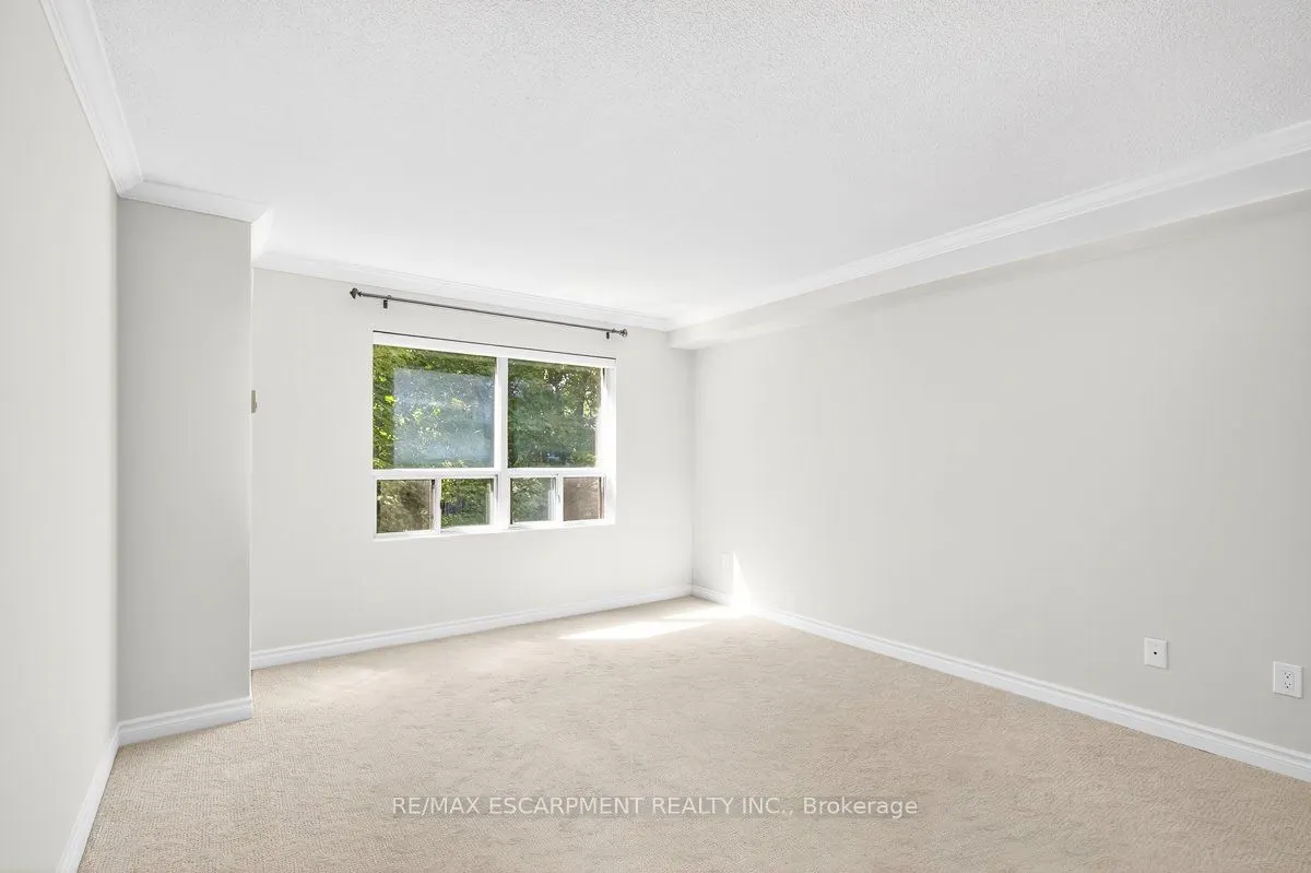 2210 Lakeshore Road, #203